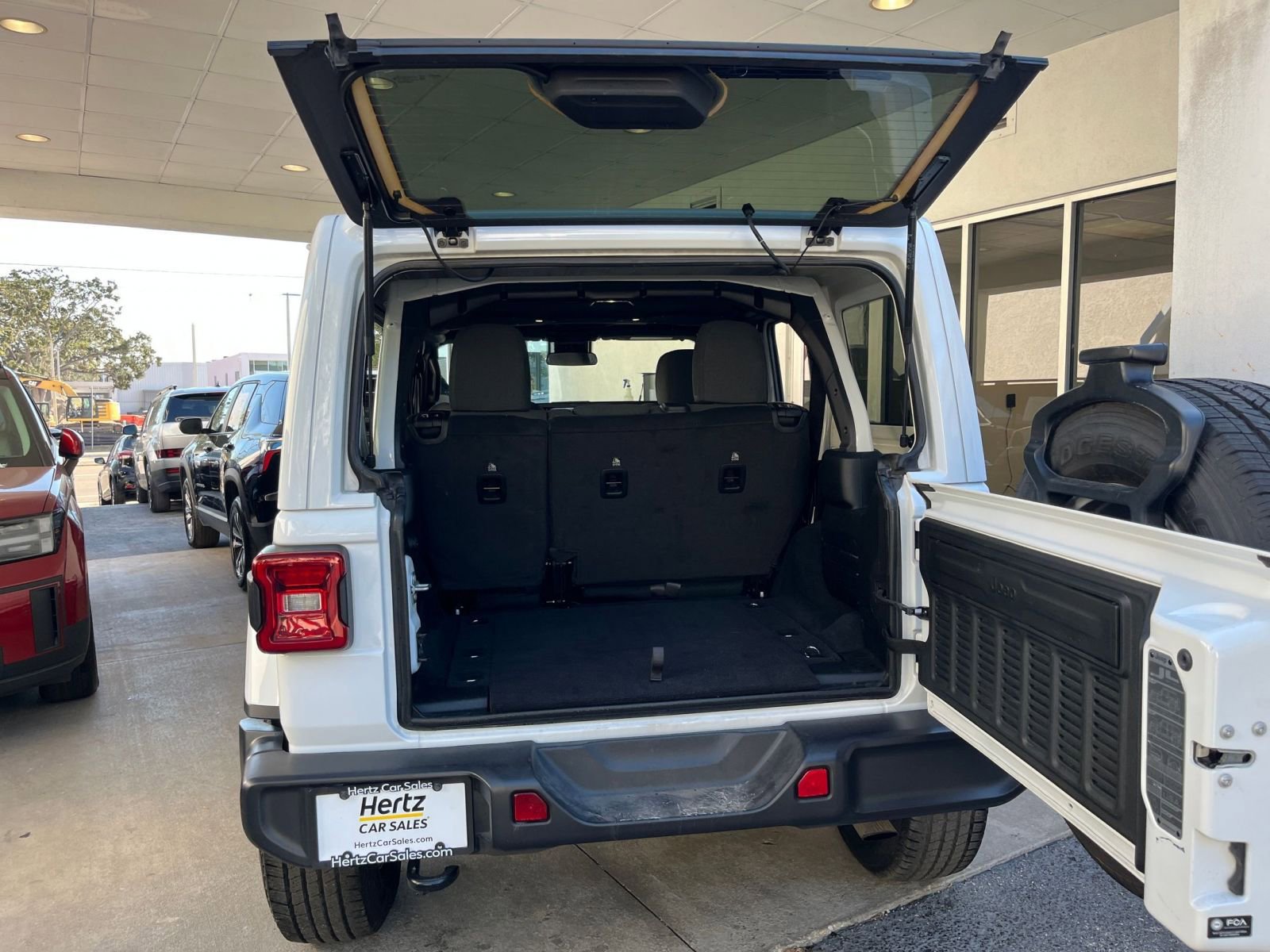 Thumbnail: 2025 Jeep Wrangler - 31