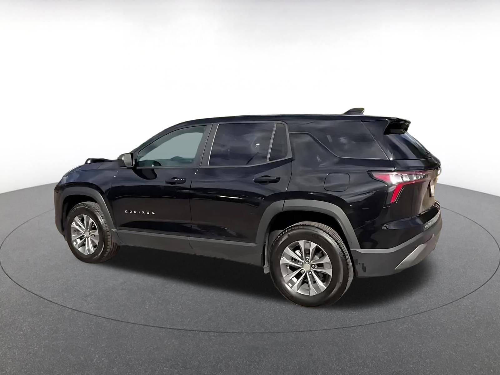 Thumbnail: 2025 Chevrolet Equinox - 10