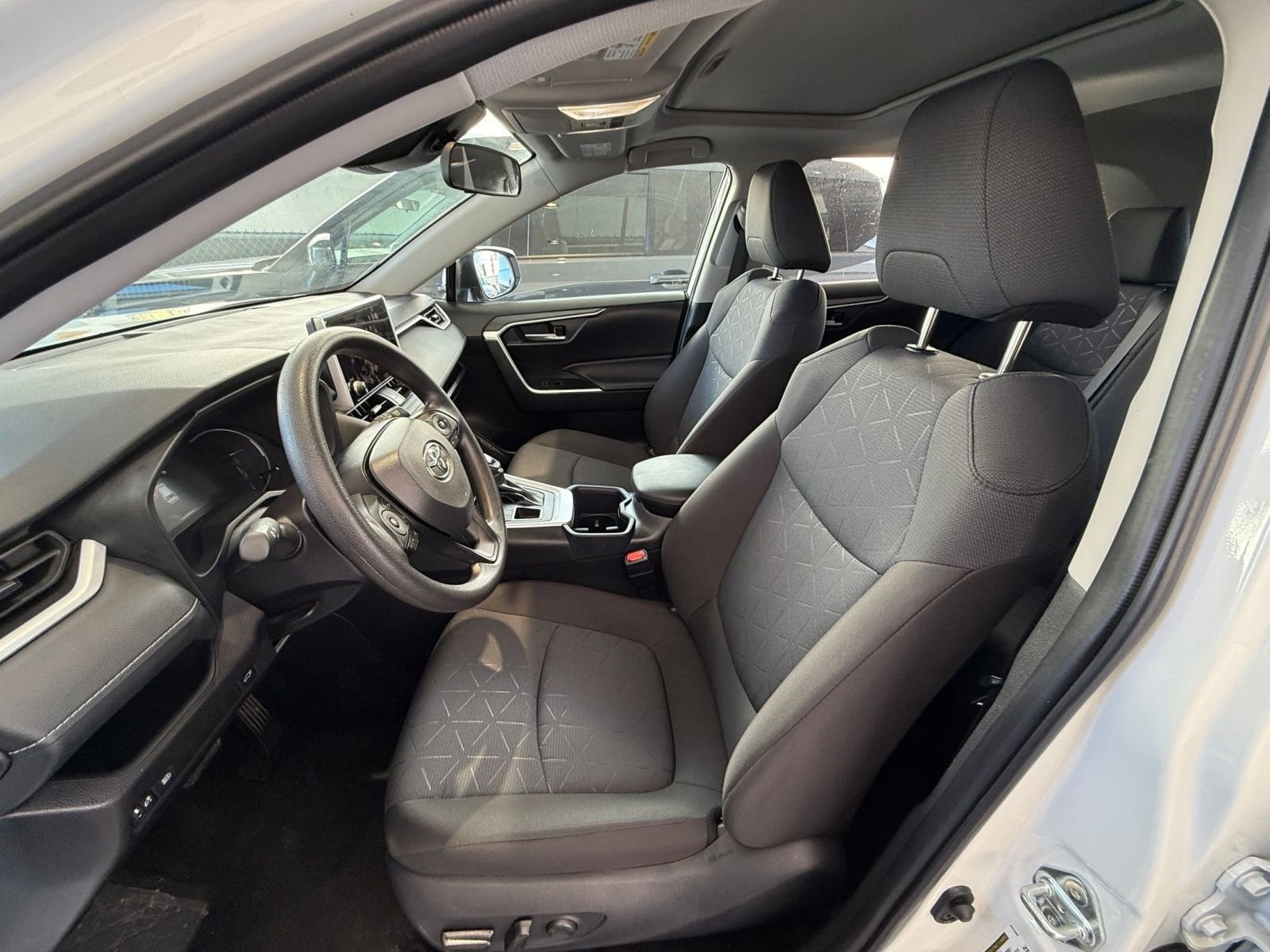 Thumbnail: 2025 Toyota RAV4 - 28