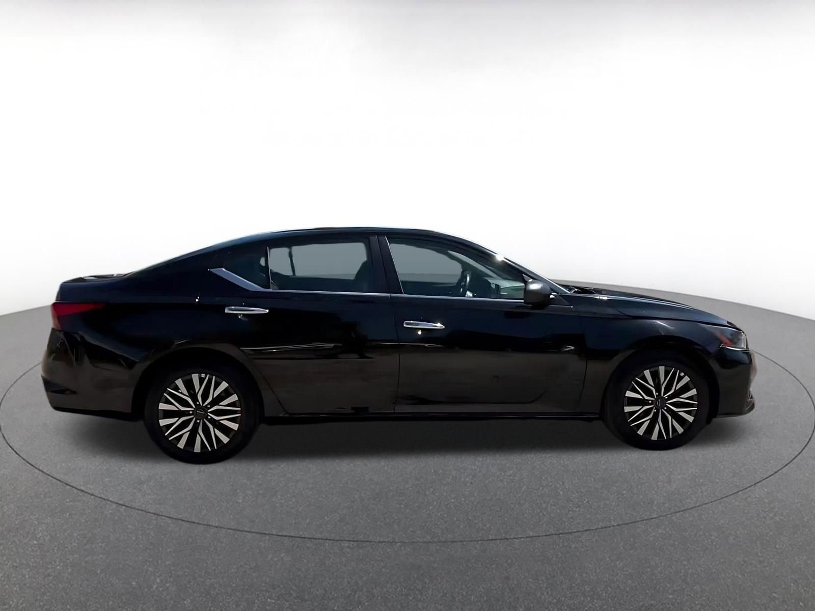 Thumbnail: 2025 Nissan Altima - 12