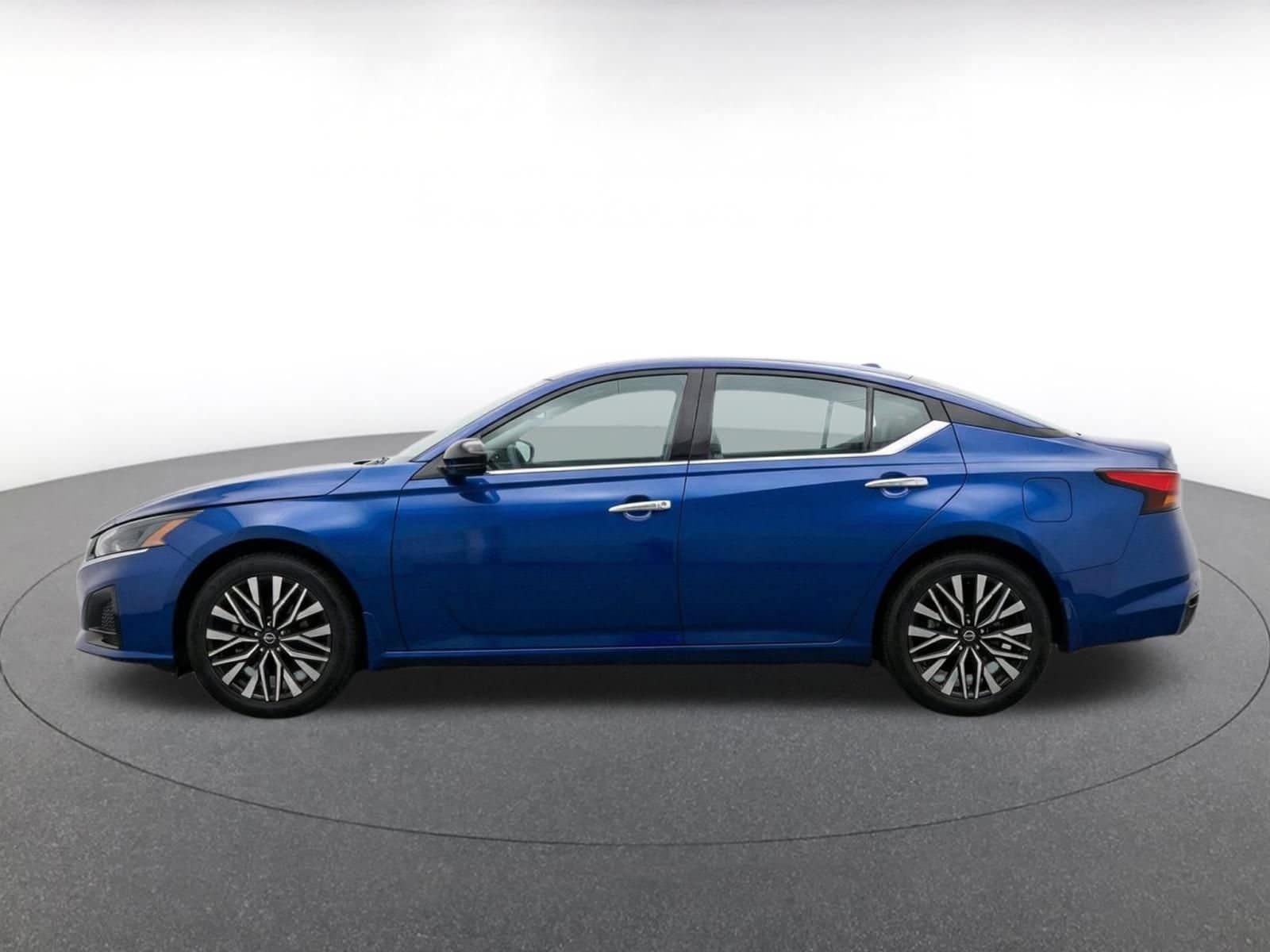 Thumbnail: 2025 Nissan Altima - 4