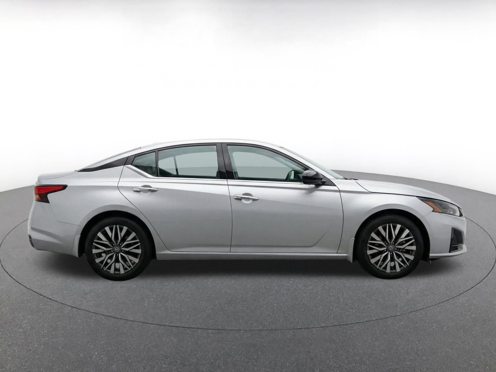 Thumbnail: 2025 Nissan Altima - 10