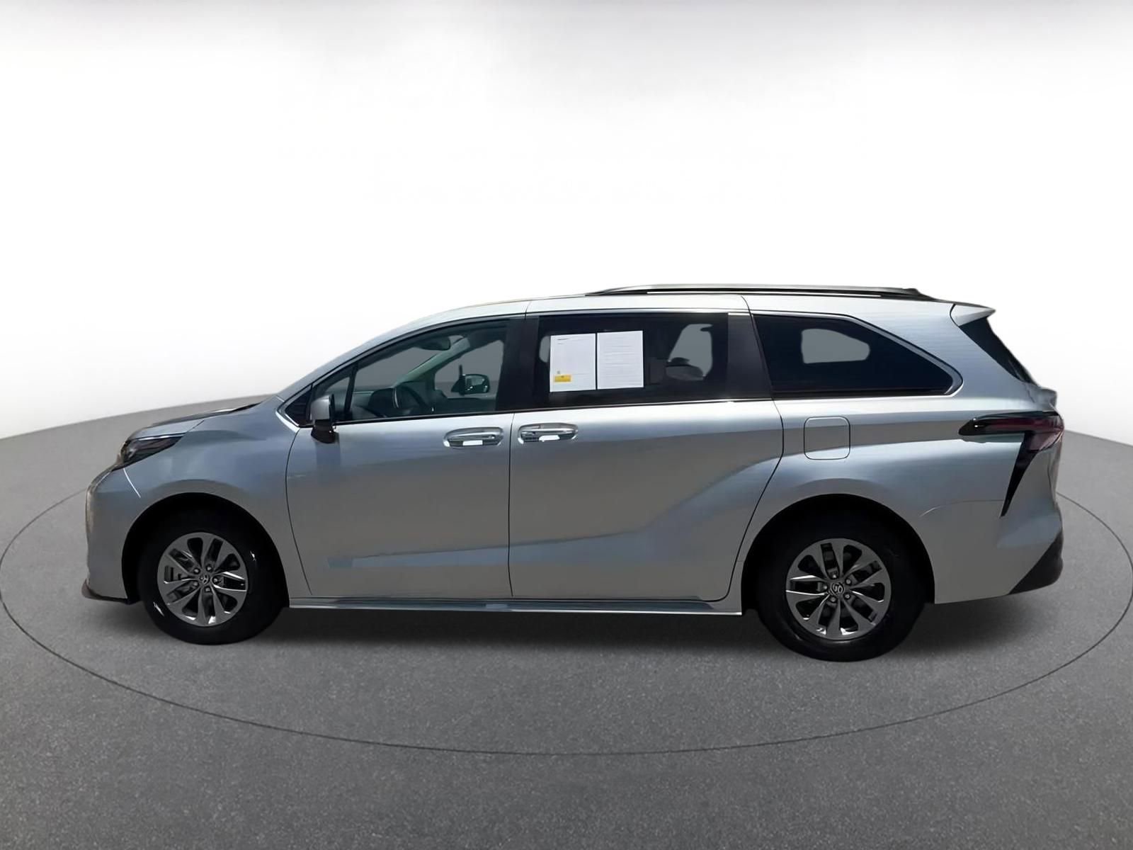 Thumbnail: 2024 Toyota Sienna - 7