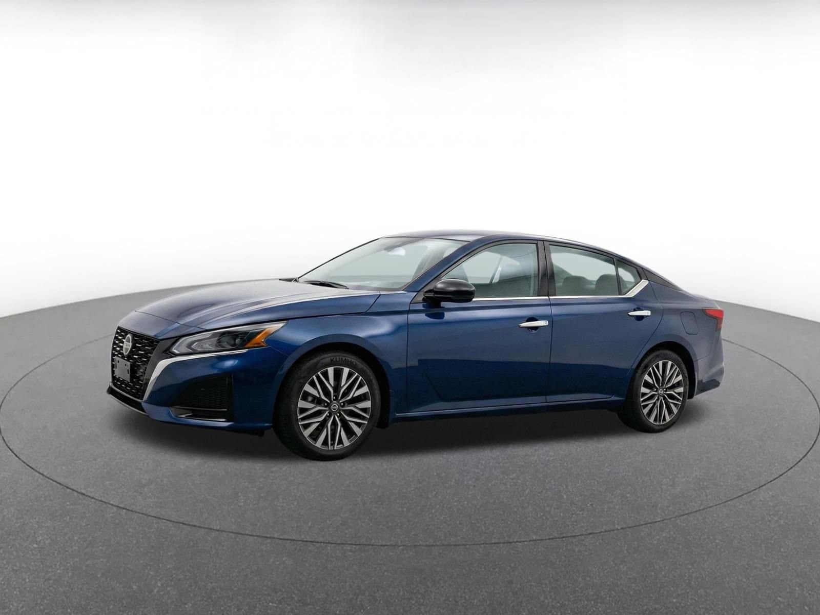 Thumbnail: 2025 Nissan Altima - 3