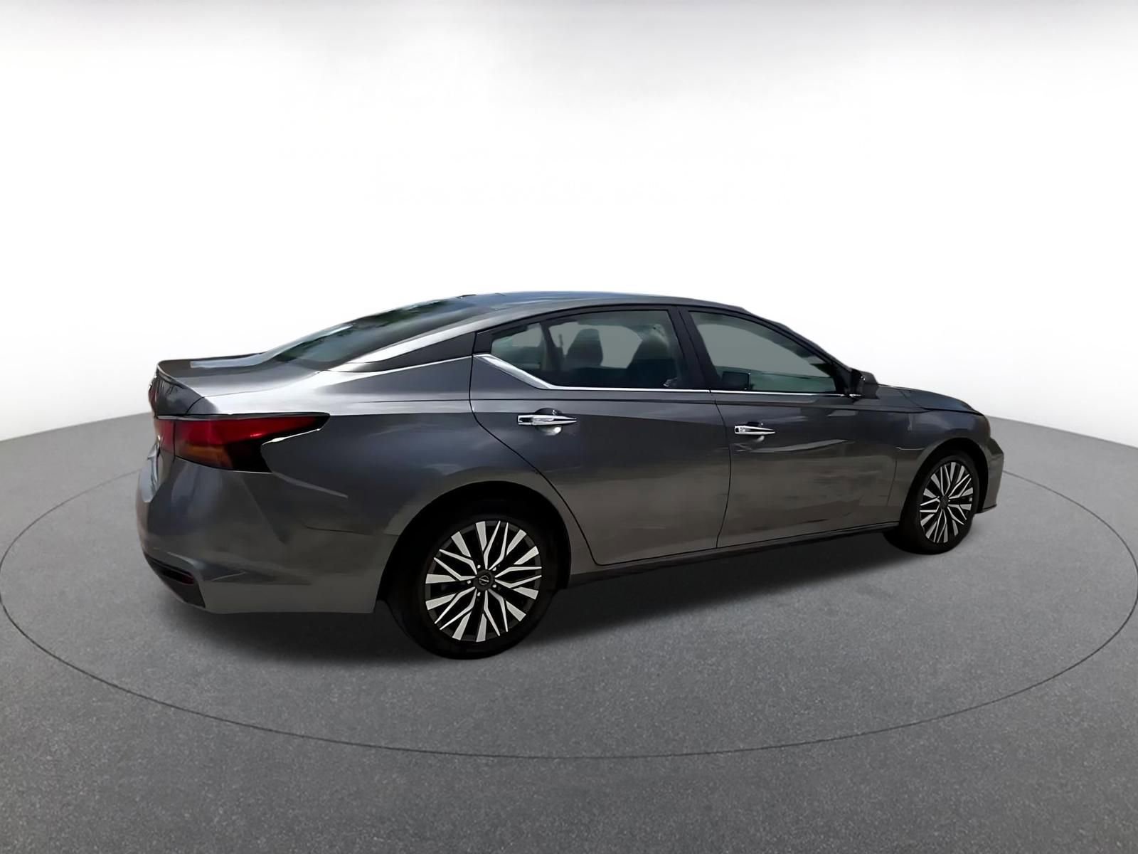 Thumbnail: 2025 Nissan Altima - 14