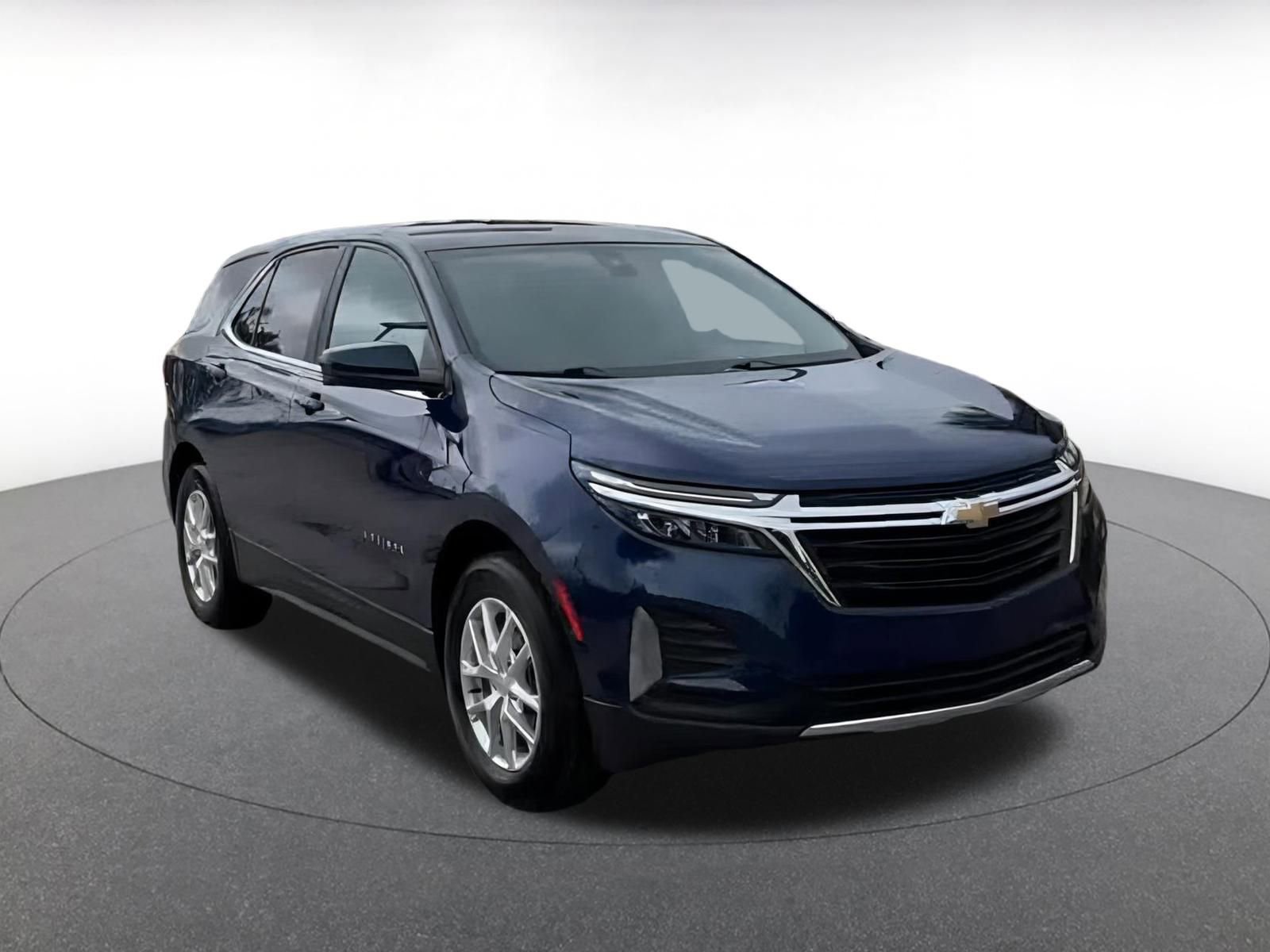 Thumbnail: 2023 Chevrolet Equinox - 3