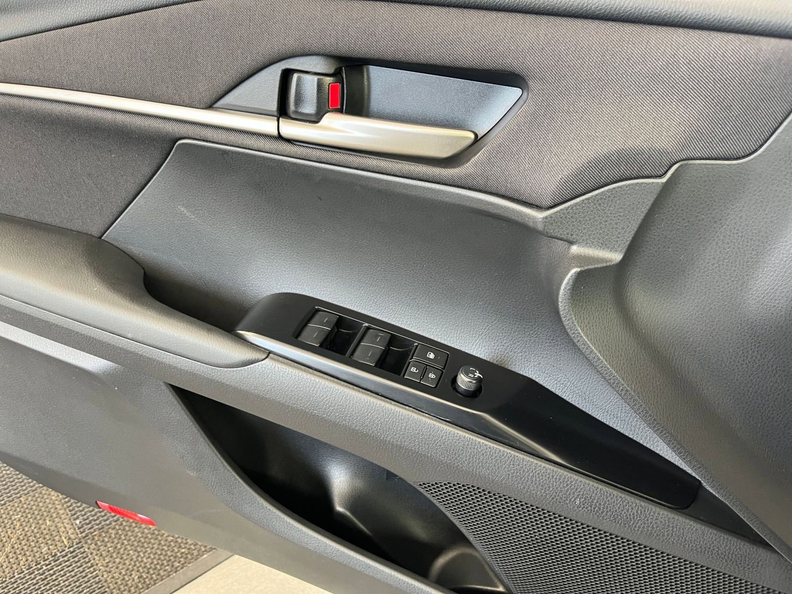 Thumbnail: 2025 Toyota Camry - 20