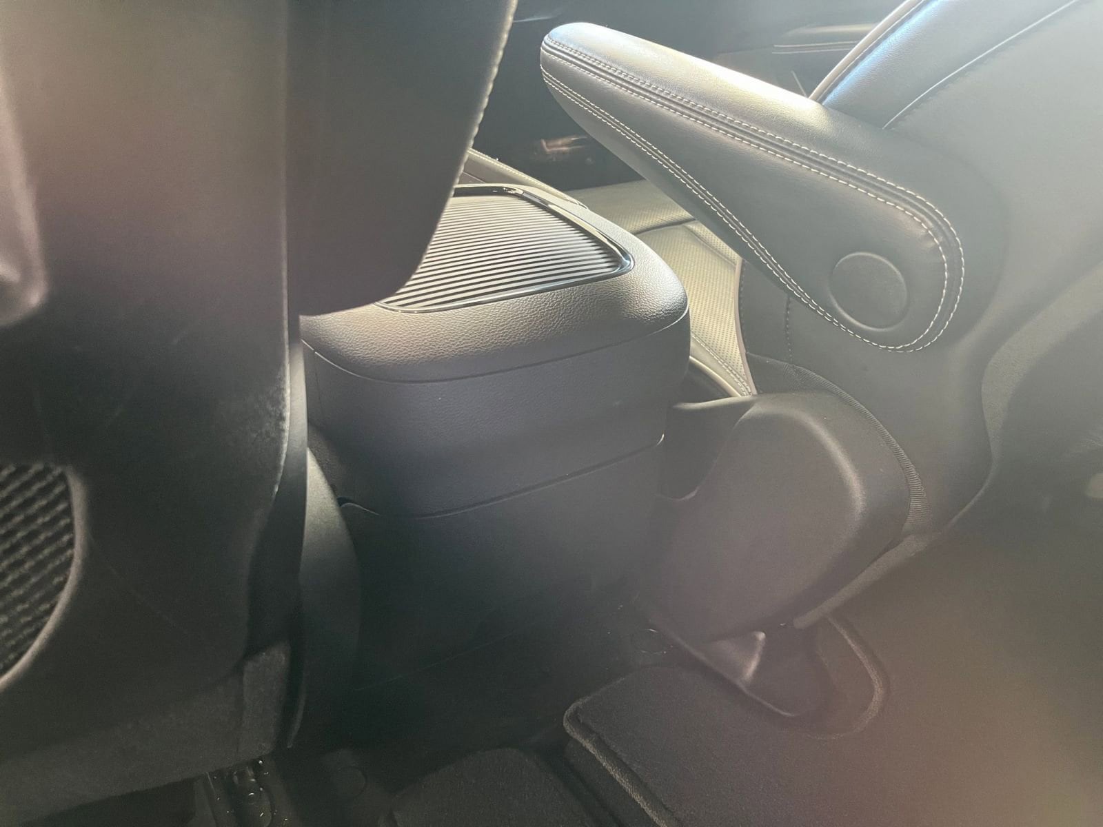 Thumbnail: 2025 Chrysler Pacifica - 25