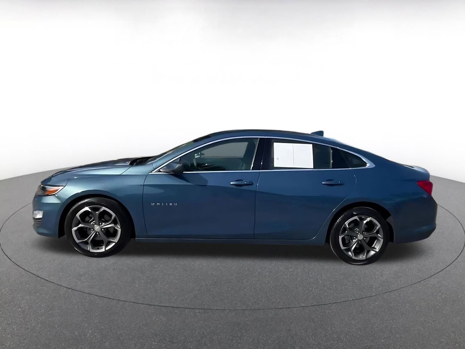 Thumbnail: 2024 Chevrolet Malibu - 9