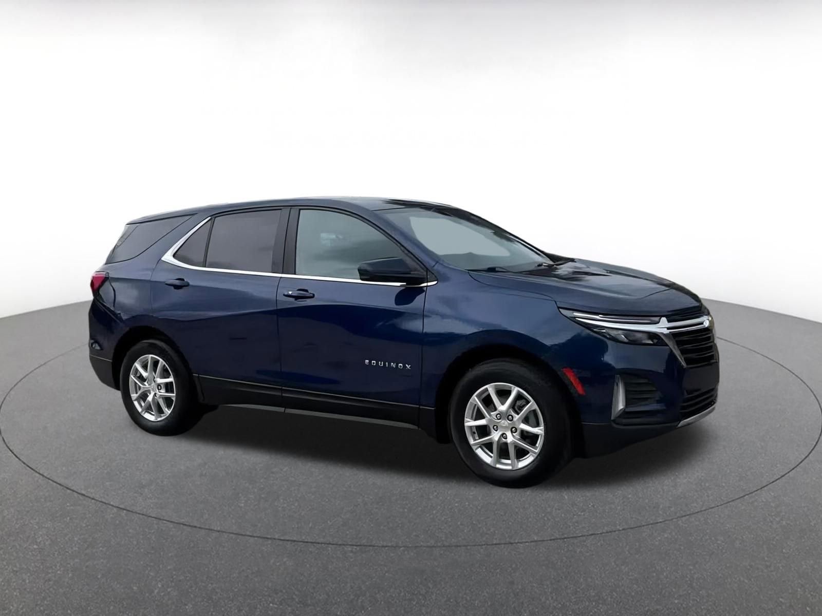 Thumbnail: 2023 Chevrolet Equinox - 2