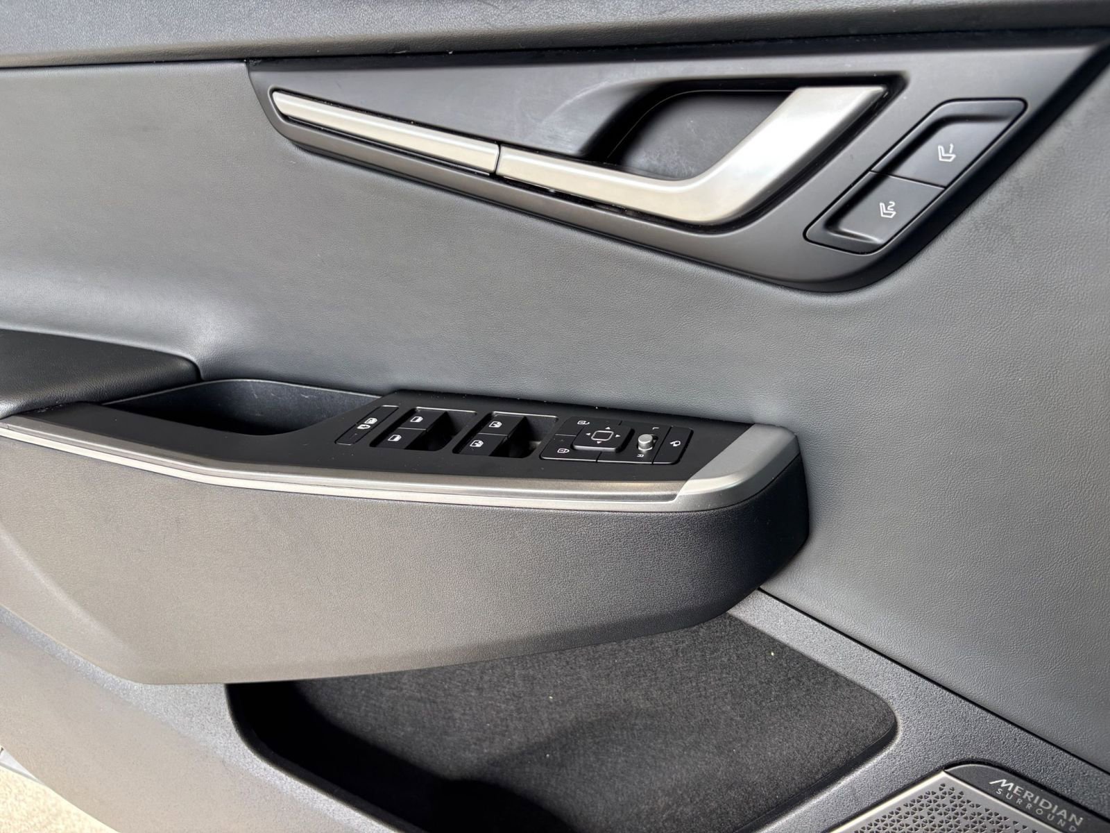 Thumbnail: 2023 Kia EV6 - 23