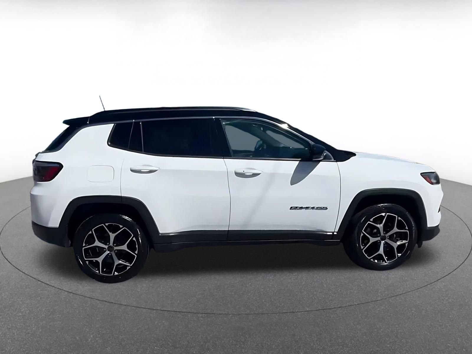 Thumbnail: 2025 Jeep Compass - 17