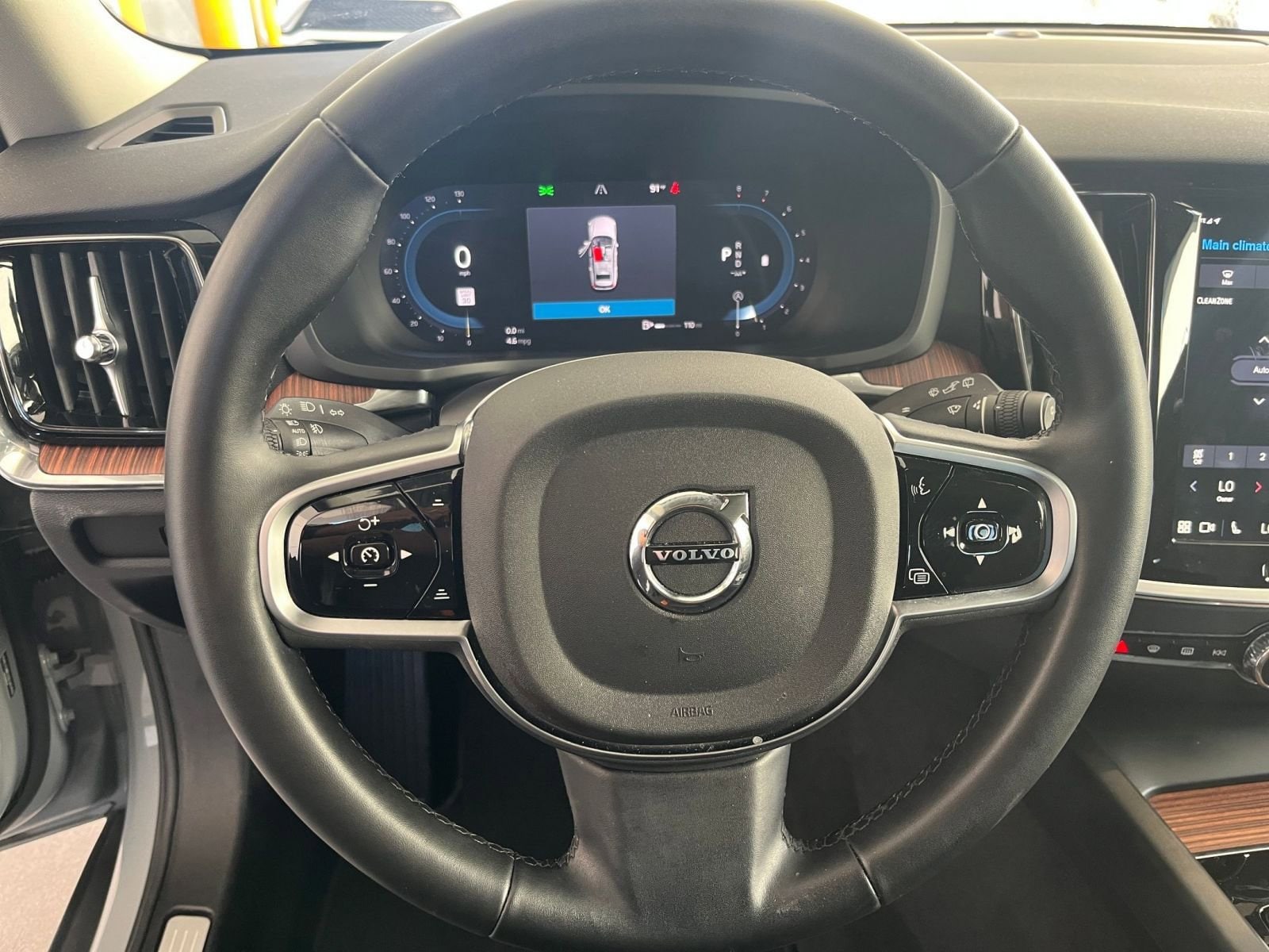 Thumbnail: 2025 Volvo S60 - 28