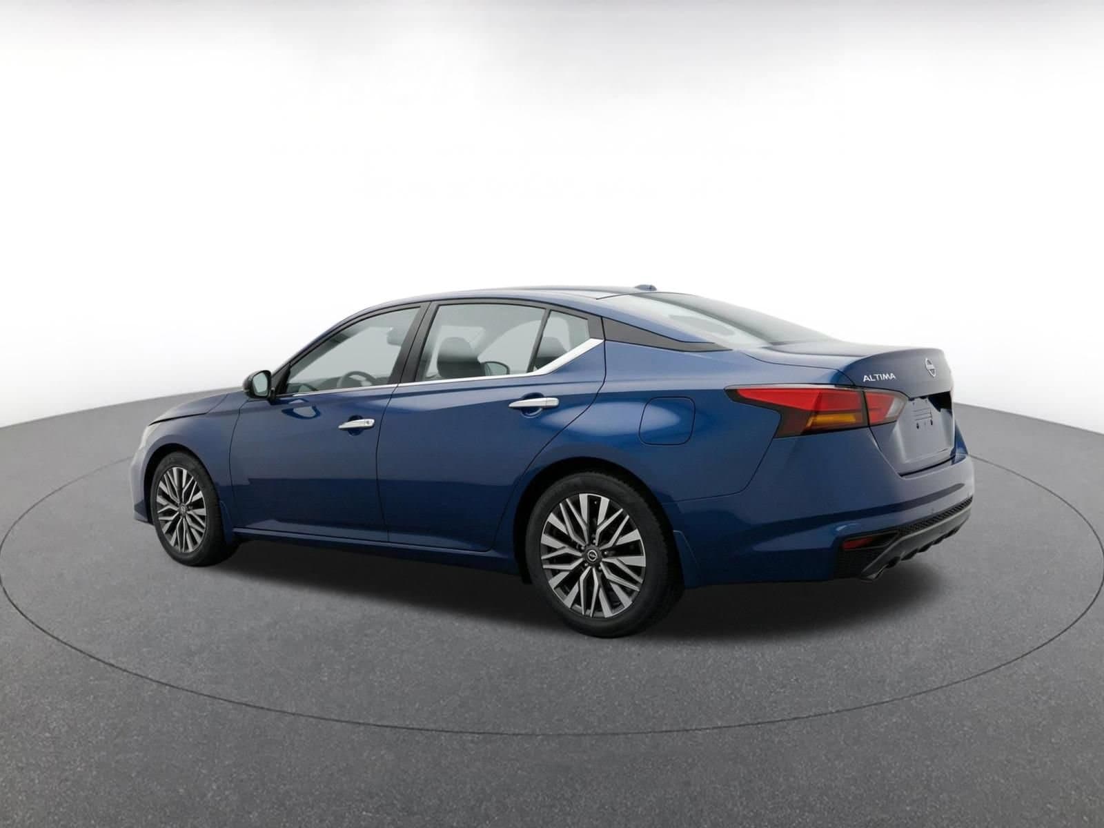 Thumbnail: 2025 Nissan Altima - 7