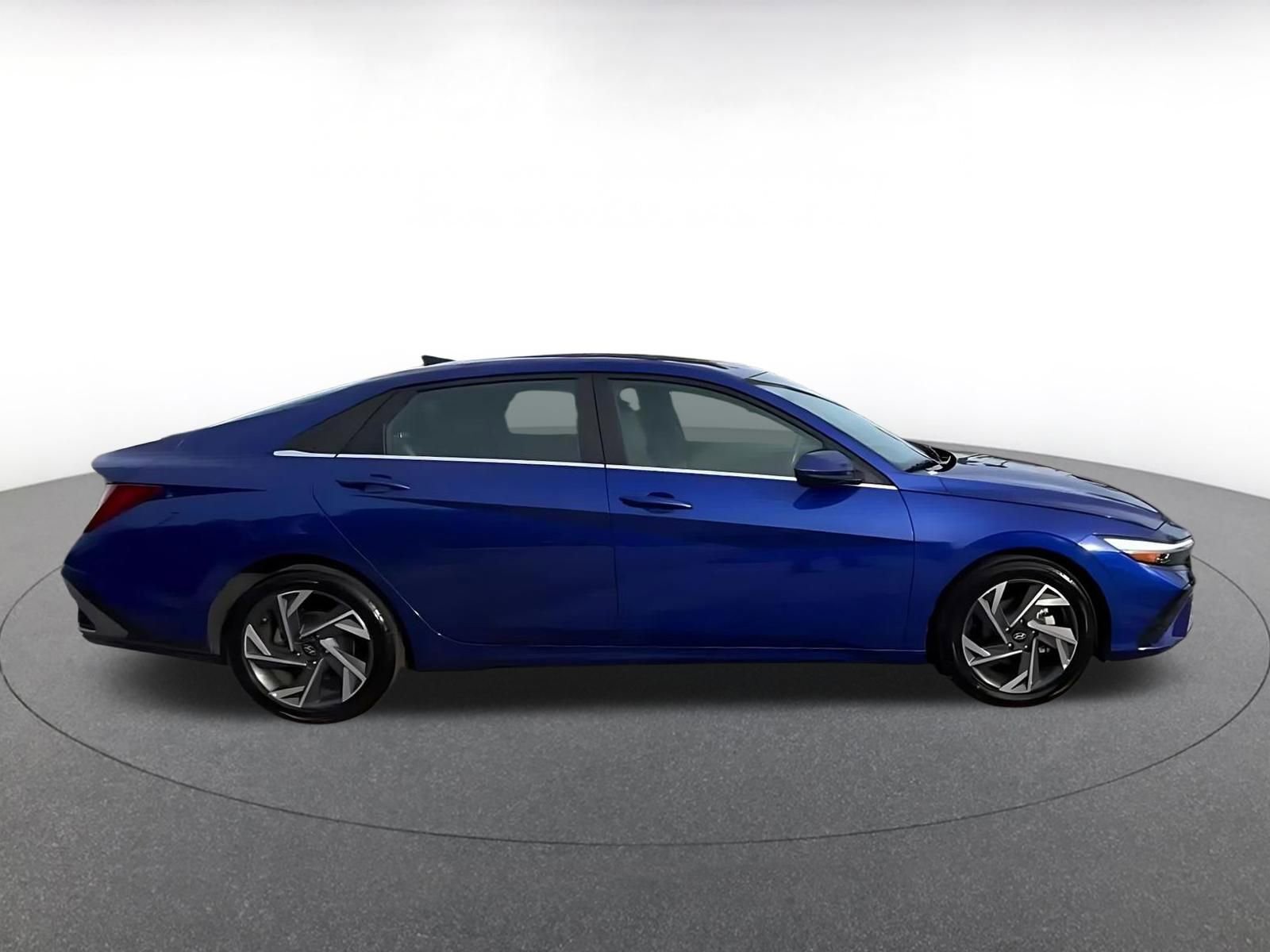 Thumbnail: 2025 Hyundai Elantra - 16