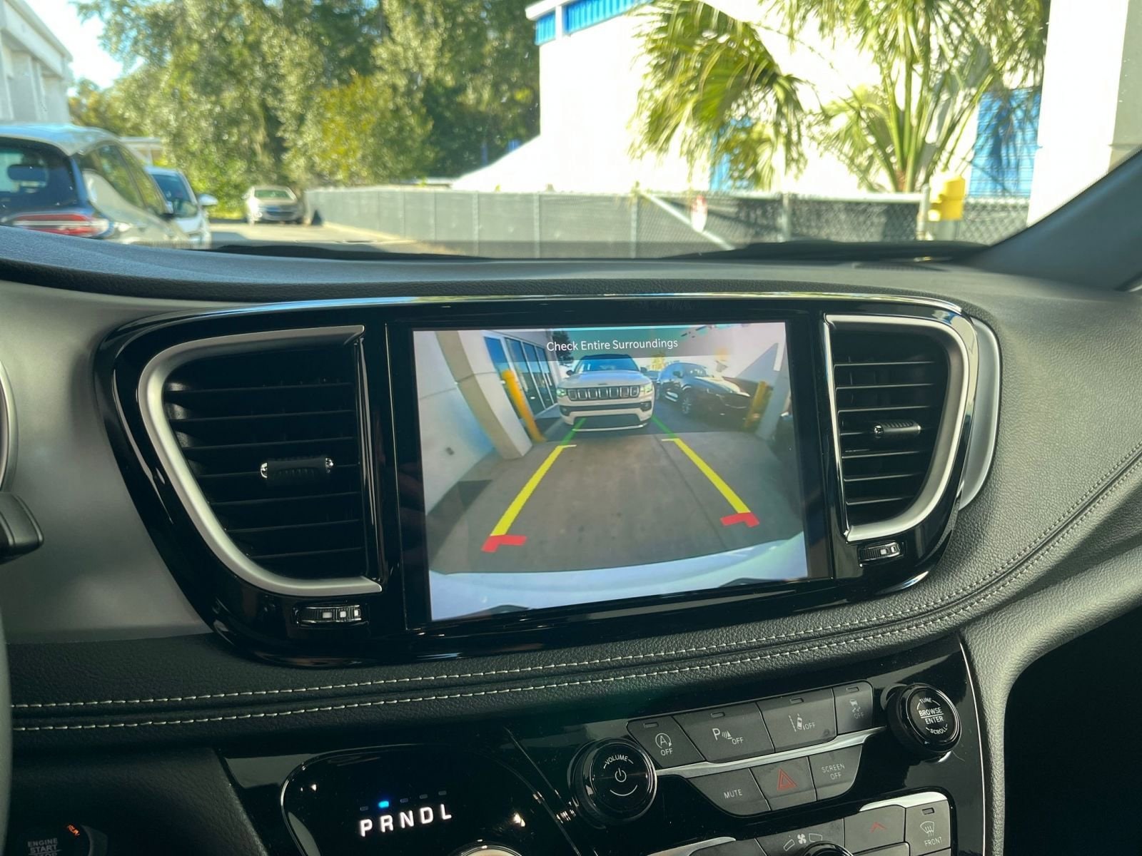 Thumbnail: 2025 Chrysler Pacifica - 27