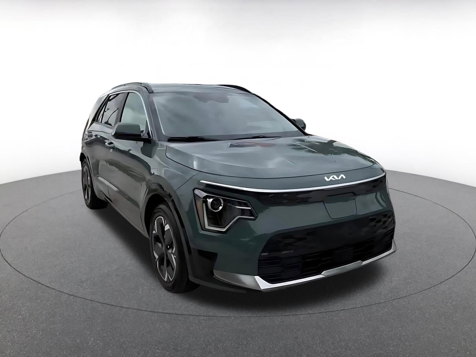 Thumbnail: 2024 Kia Niro - 3