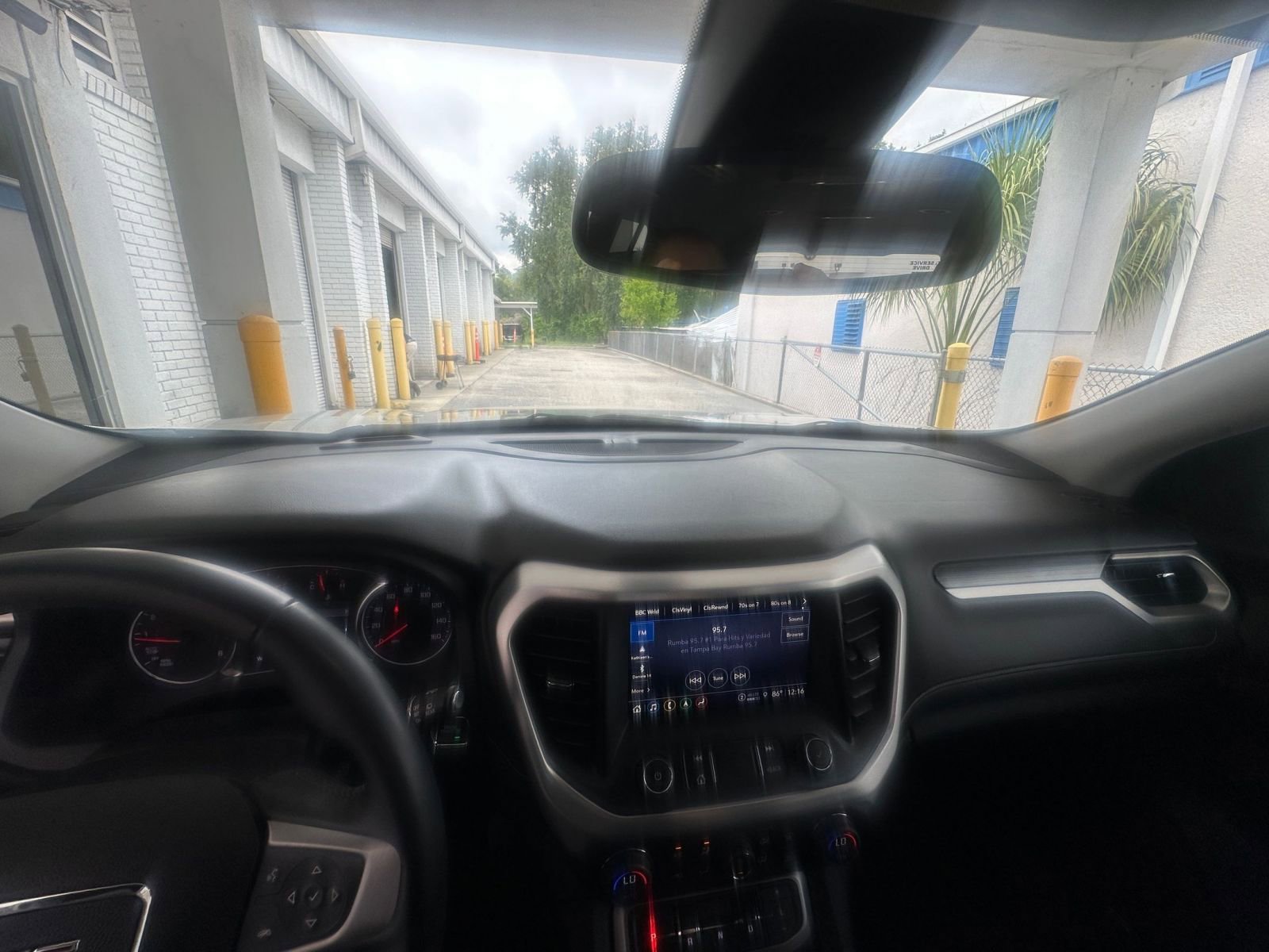 Thumbnail: 2023 GMC Acadia - 33