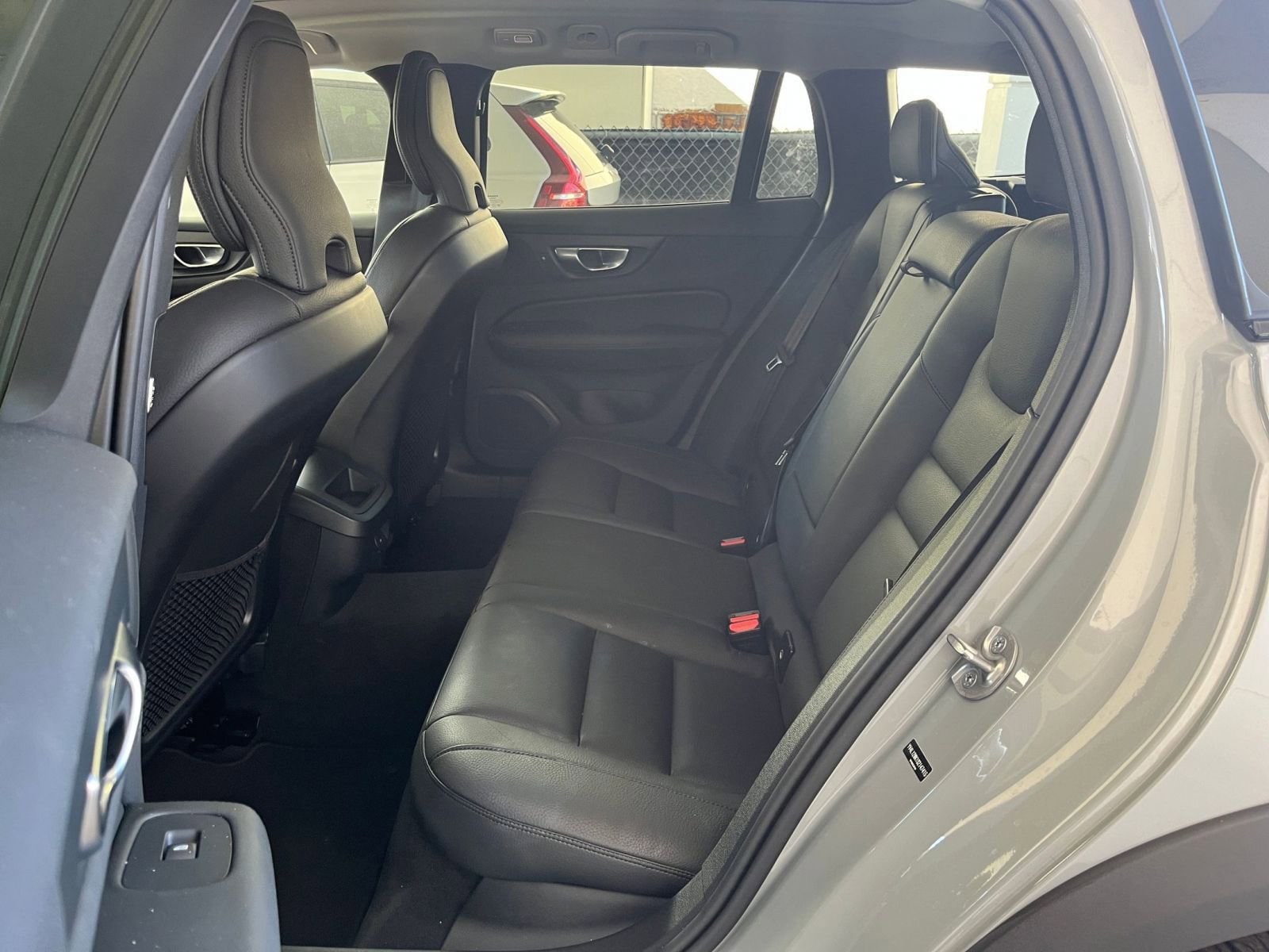 Thumbnail: 2025 Volvo S60 - 25