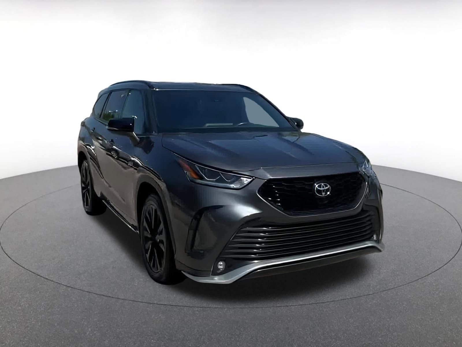 2024 Toyota Highlander XSE 2