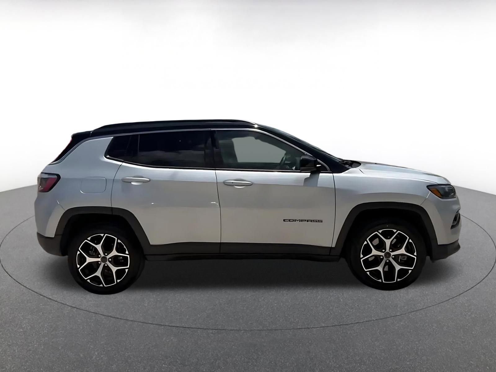 Thumbnail: 2025 Jeep Compass - 17