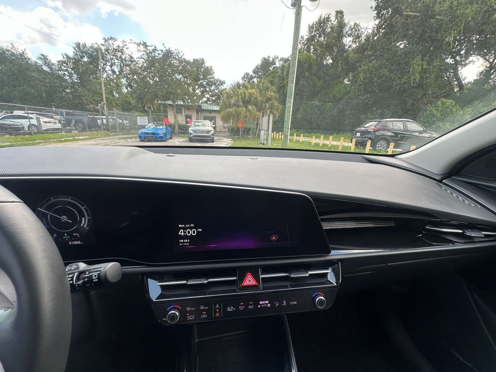 Thumbnail: 2023 Kia Niro - 22