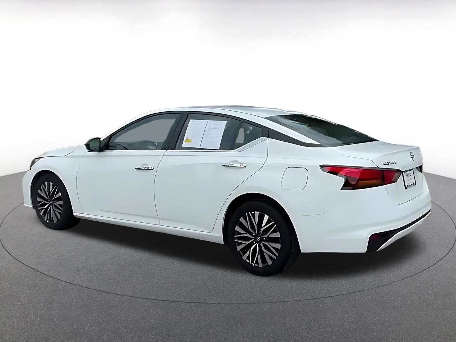 Thumbnail: 2025 Nissan Altima - 10