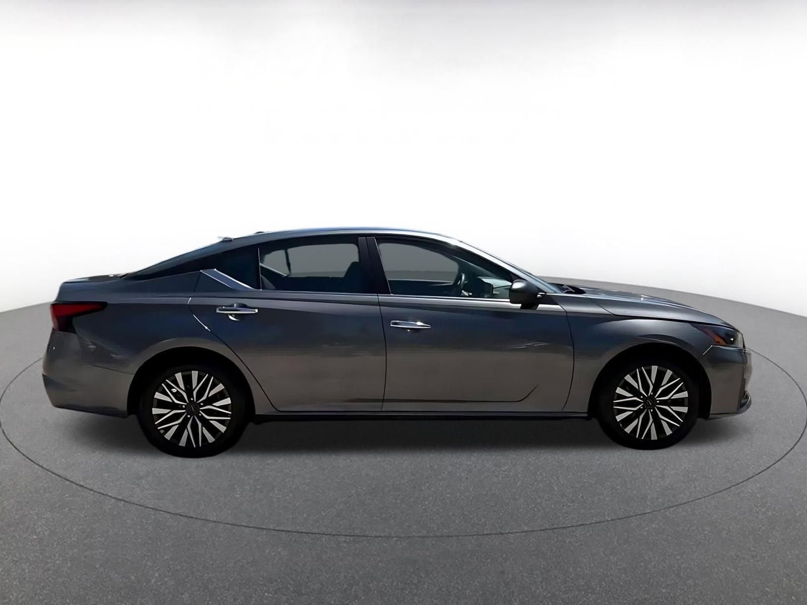 Thumbnail: 2025 Nissan Altima - 16