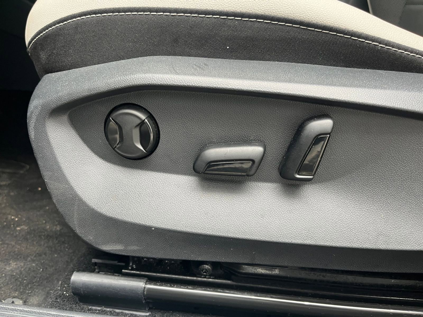 Thumbnail: 2025 Volkswagen Taos - 23