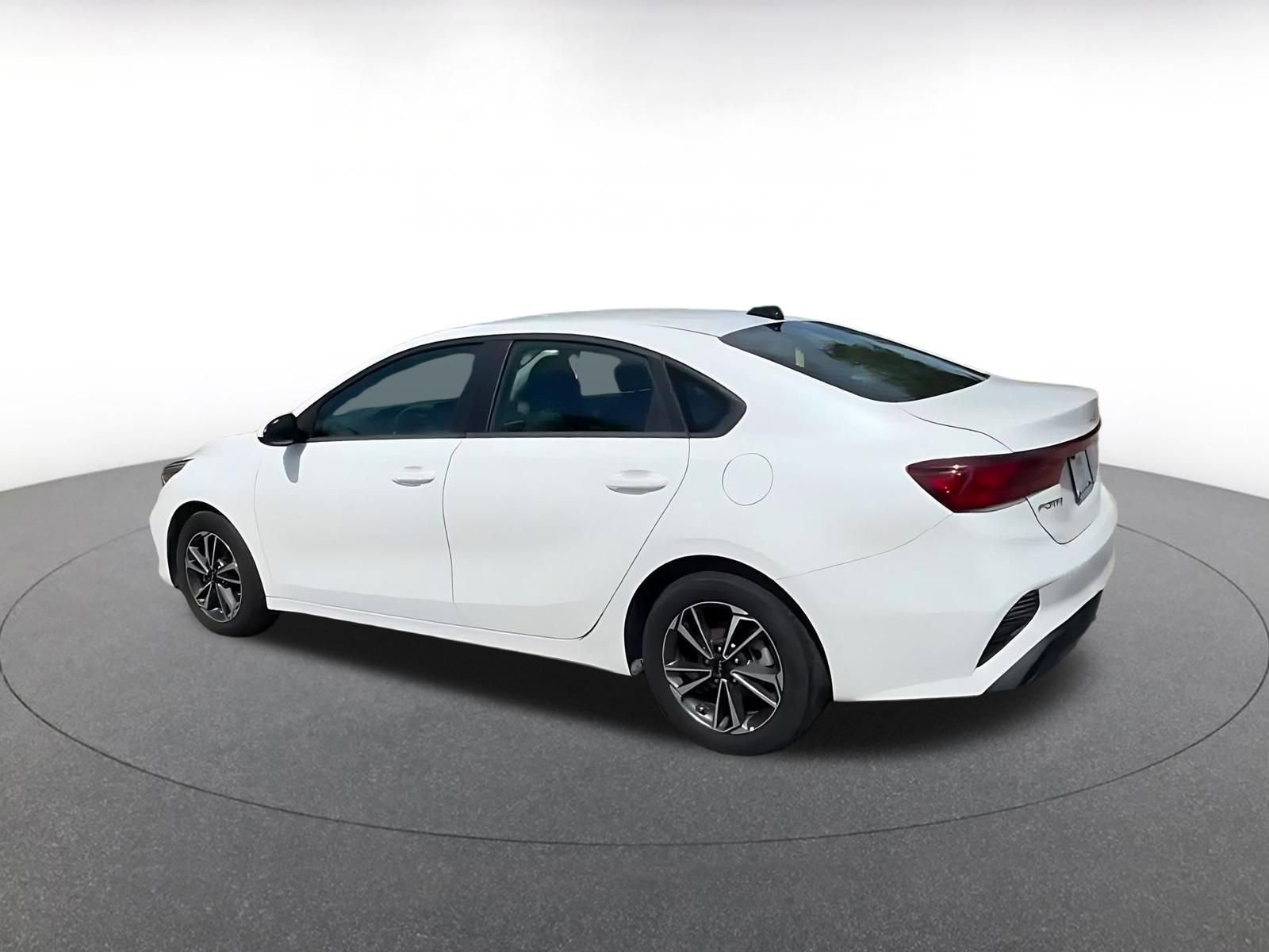 Thumbnail: 2024 Kia Forte - 10