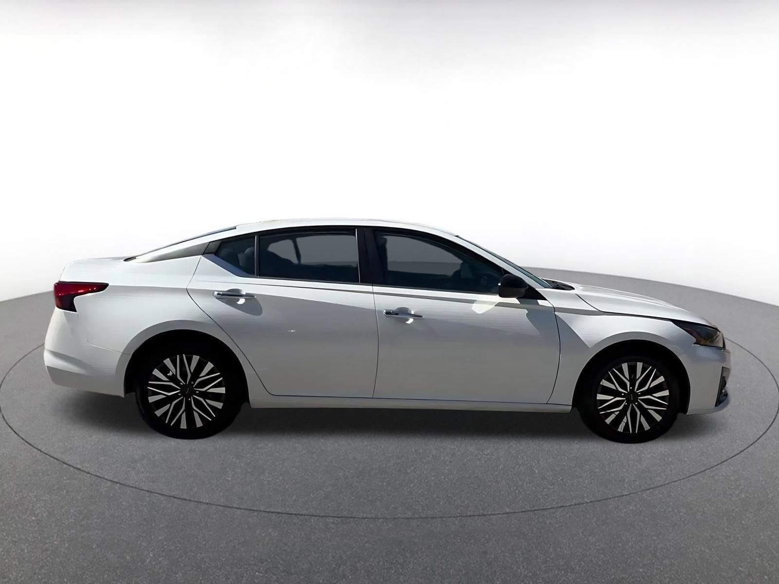 Thumbnail: 2025 Nissan Altima - 16
