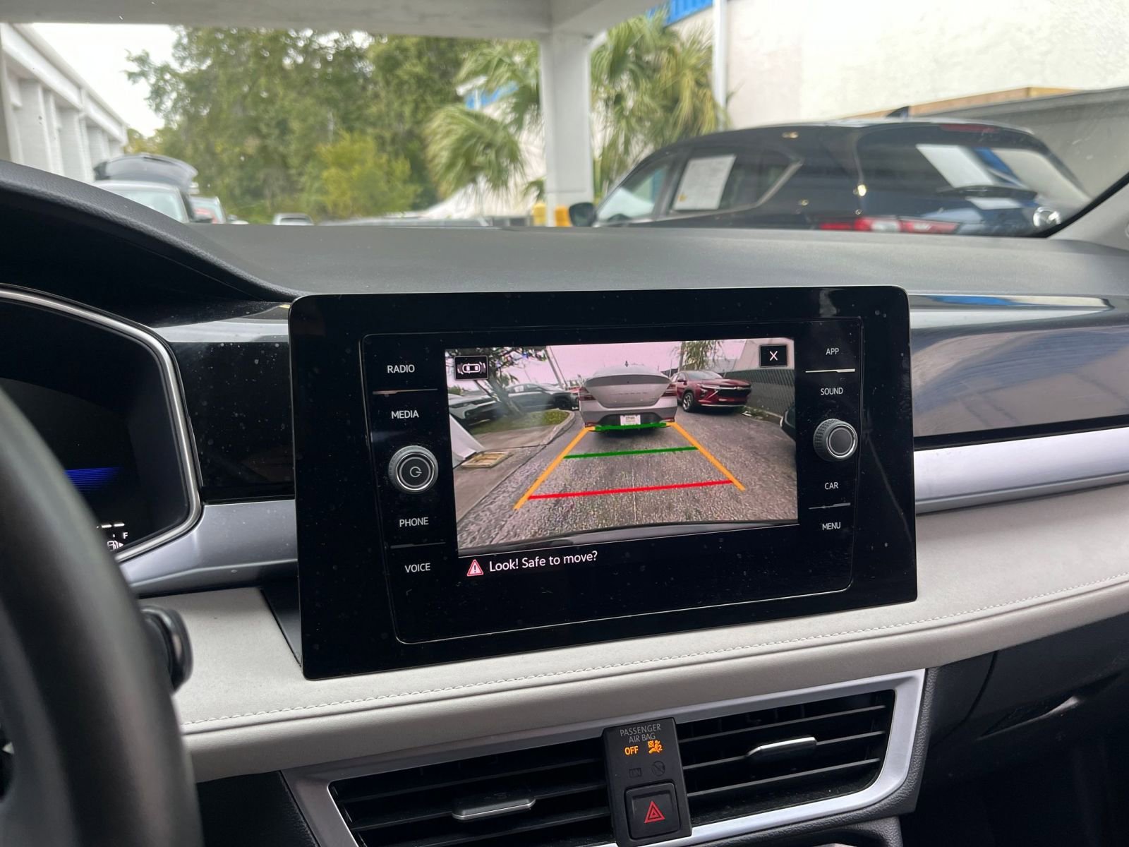 Thumbnail: 2025 Volkswagen Taos - 17