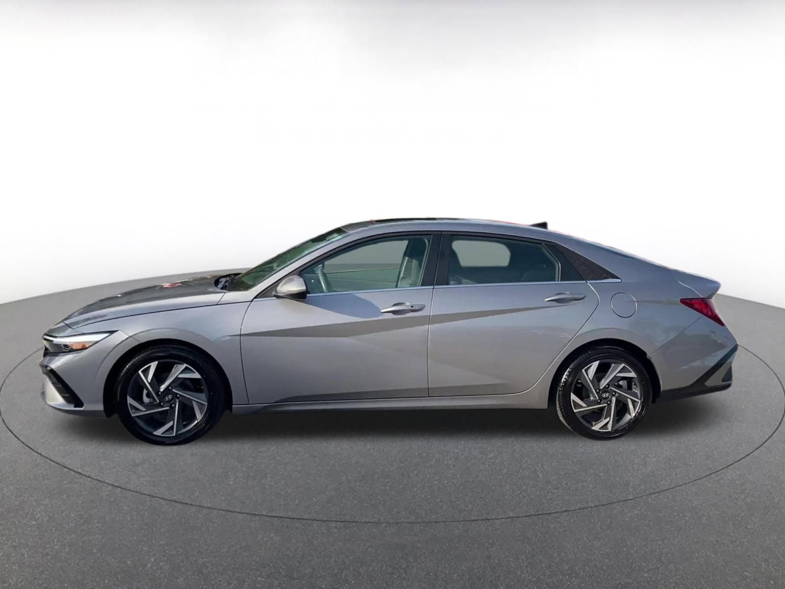 Thumbnail: 2025 Hyundai Elantra - 9