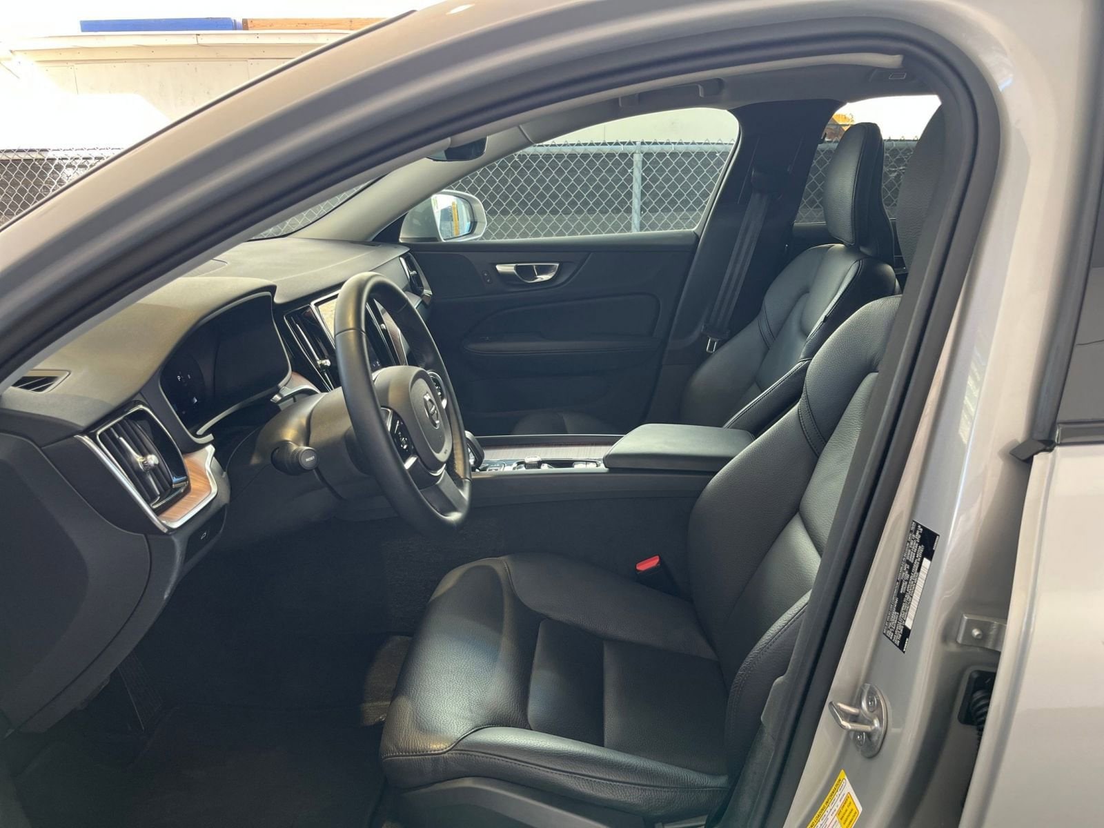 Thumbnail: 2025 Volvo S60 - 27