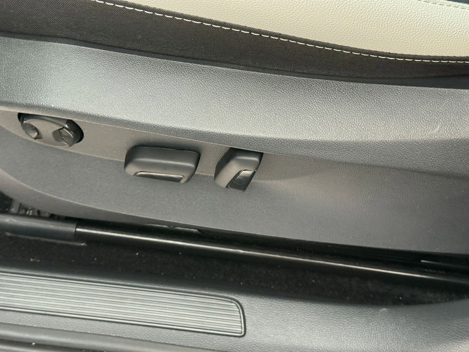 Thumbnail: 2025 Volkswagen Taos - 23