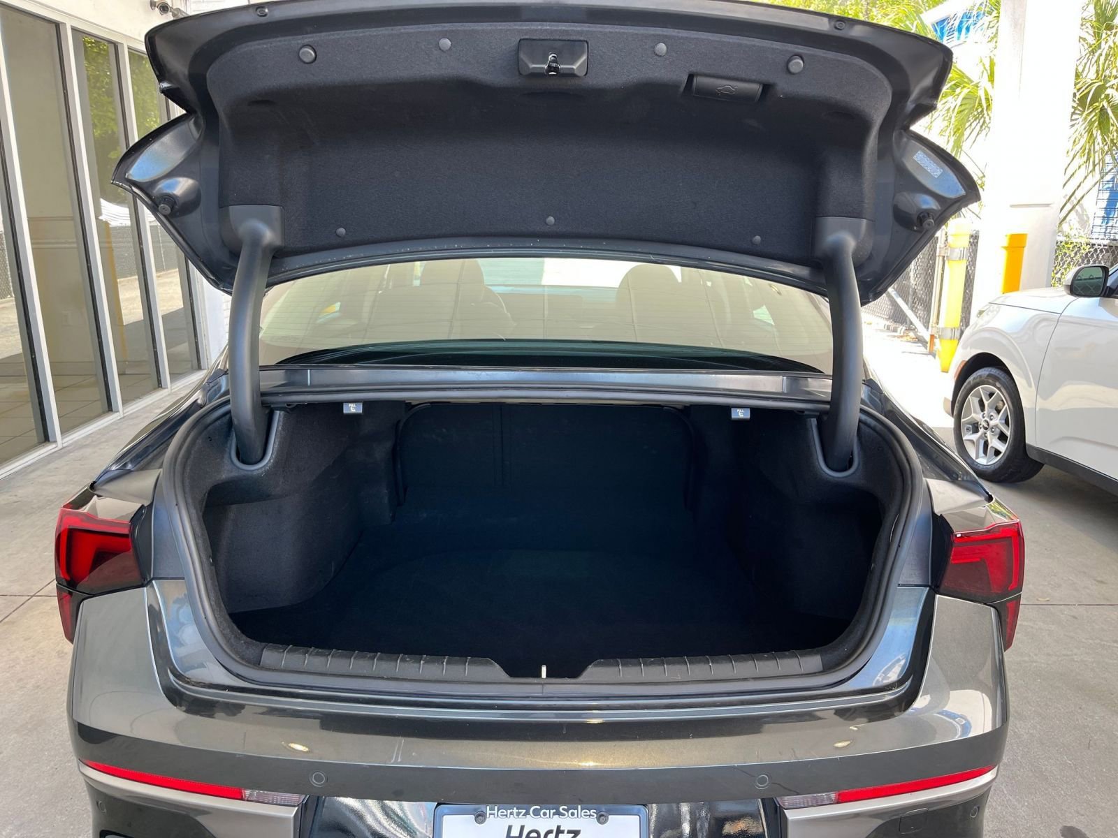 Thumbnail: 2025 Kia K5 - 32