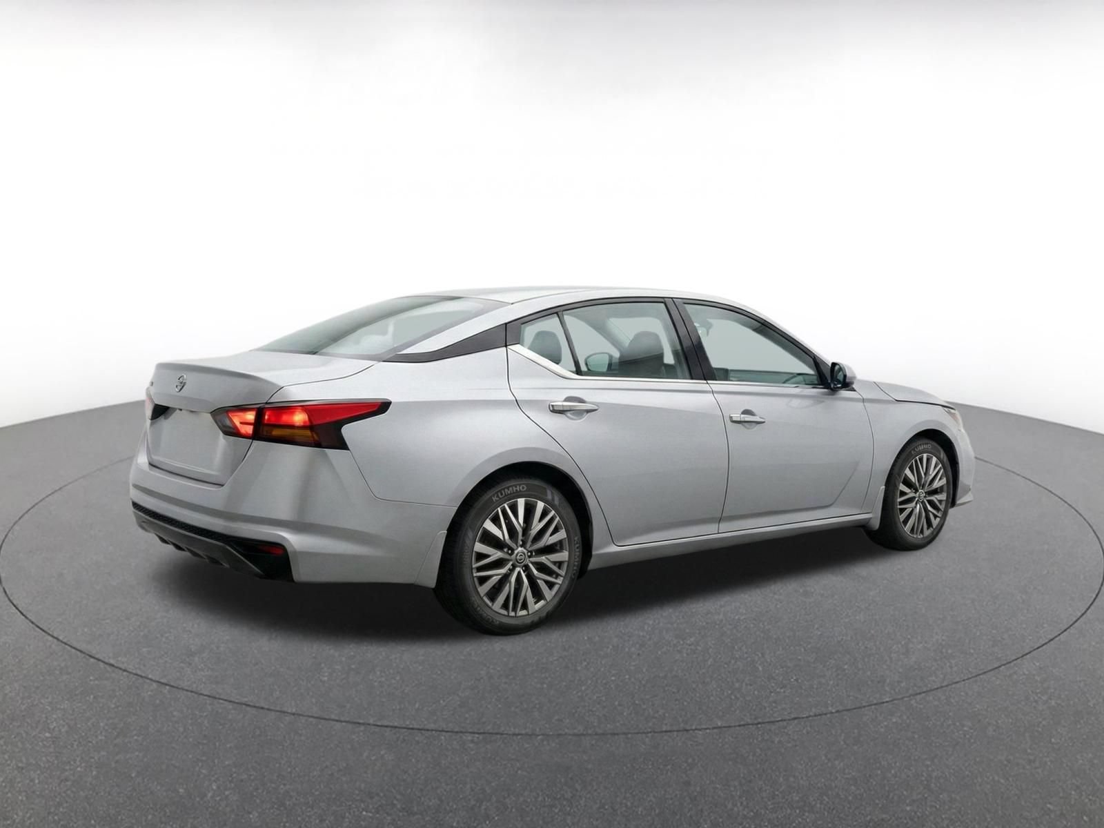 Thumbnail: 2025 Nissan Altima - 9
