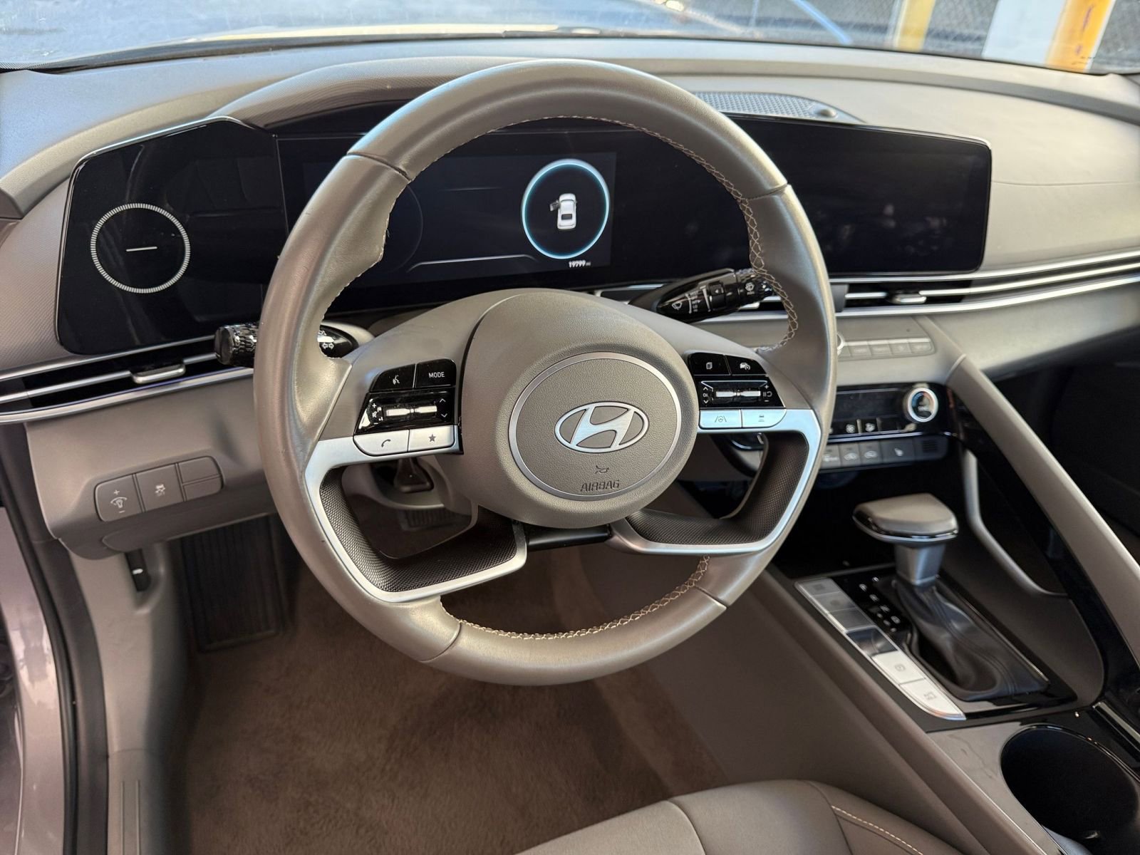 Thumbnail: 2025 Hyundai Elantra - 28