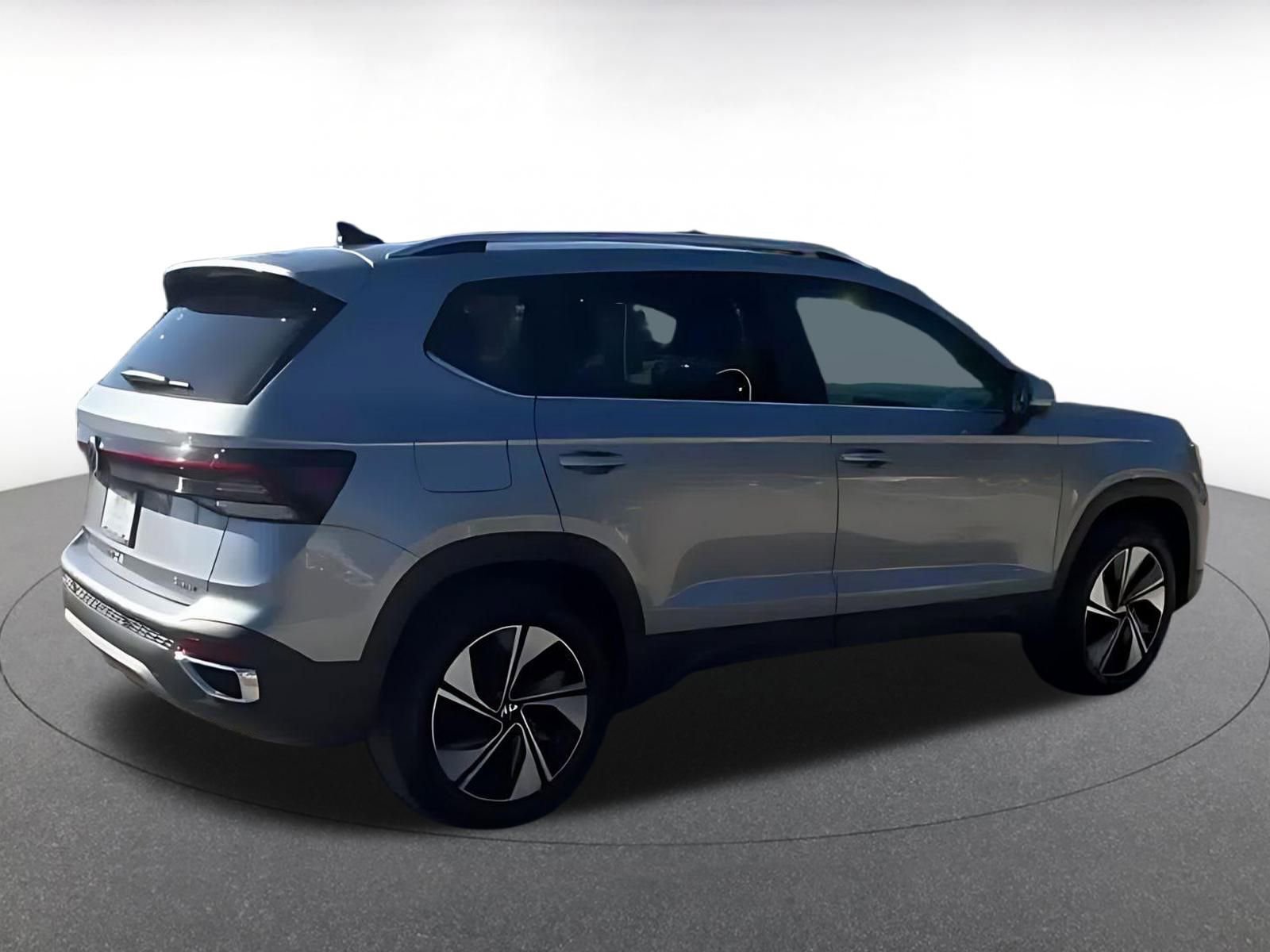 Thumbnail: 2025 Volkswagen Taos - 15