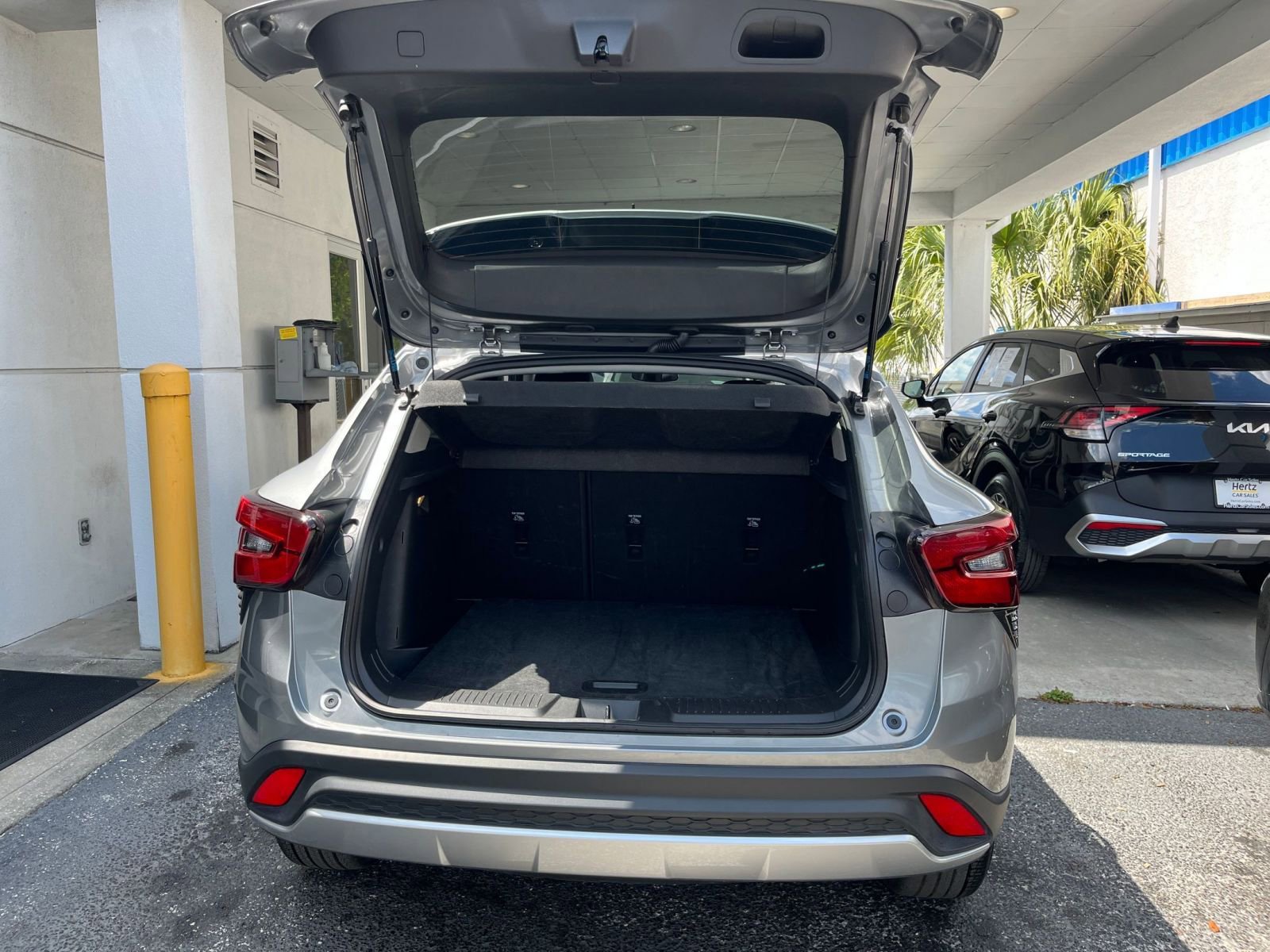 Thumbnail: 2025 Chevrolet Trax - 31