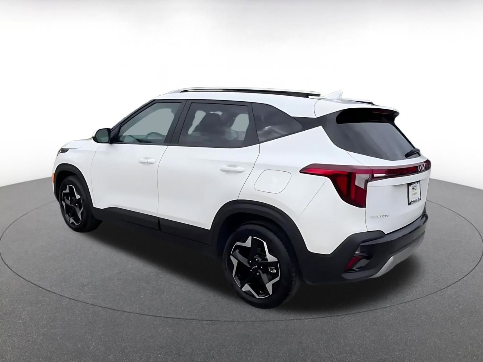 Thumbnail: 2025 Kia Seltos - 10