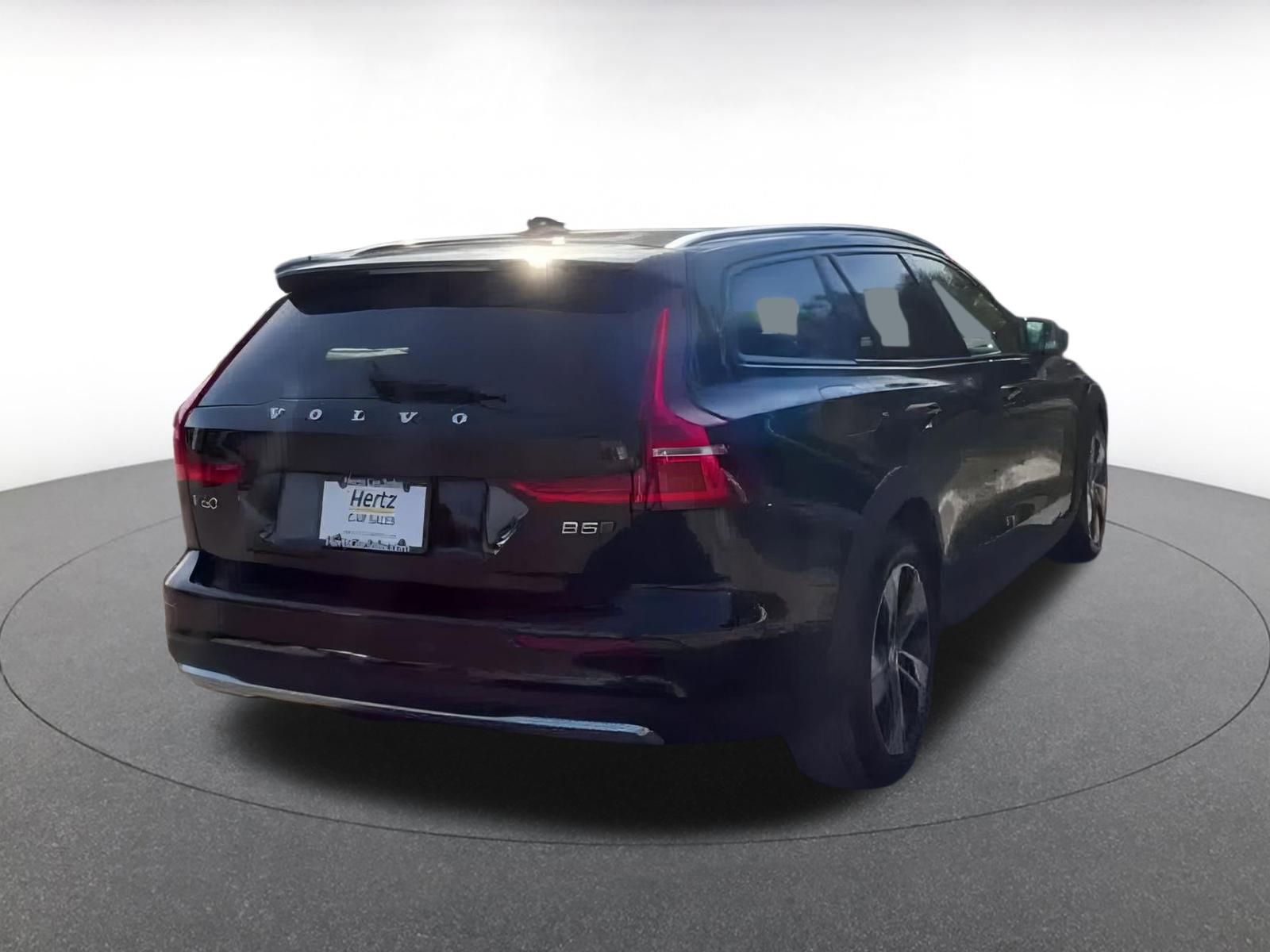 Thumbnail: 2025 Volvo S60 - 14