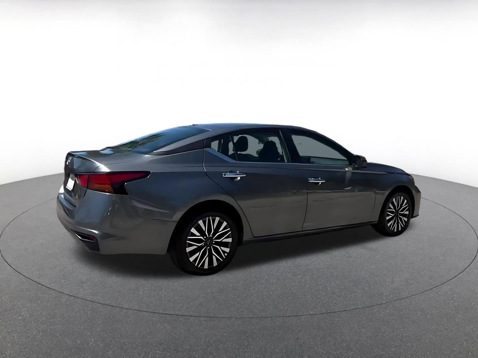 Thumbnail: 2025 Nissan Altima - 14