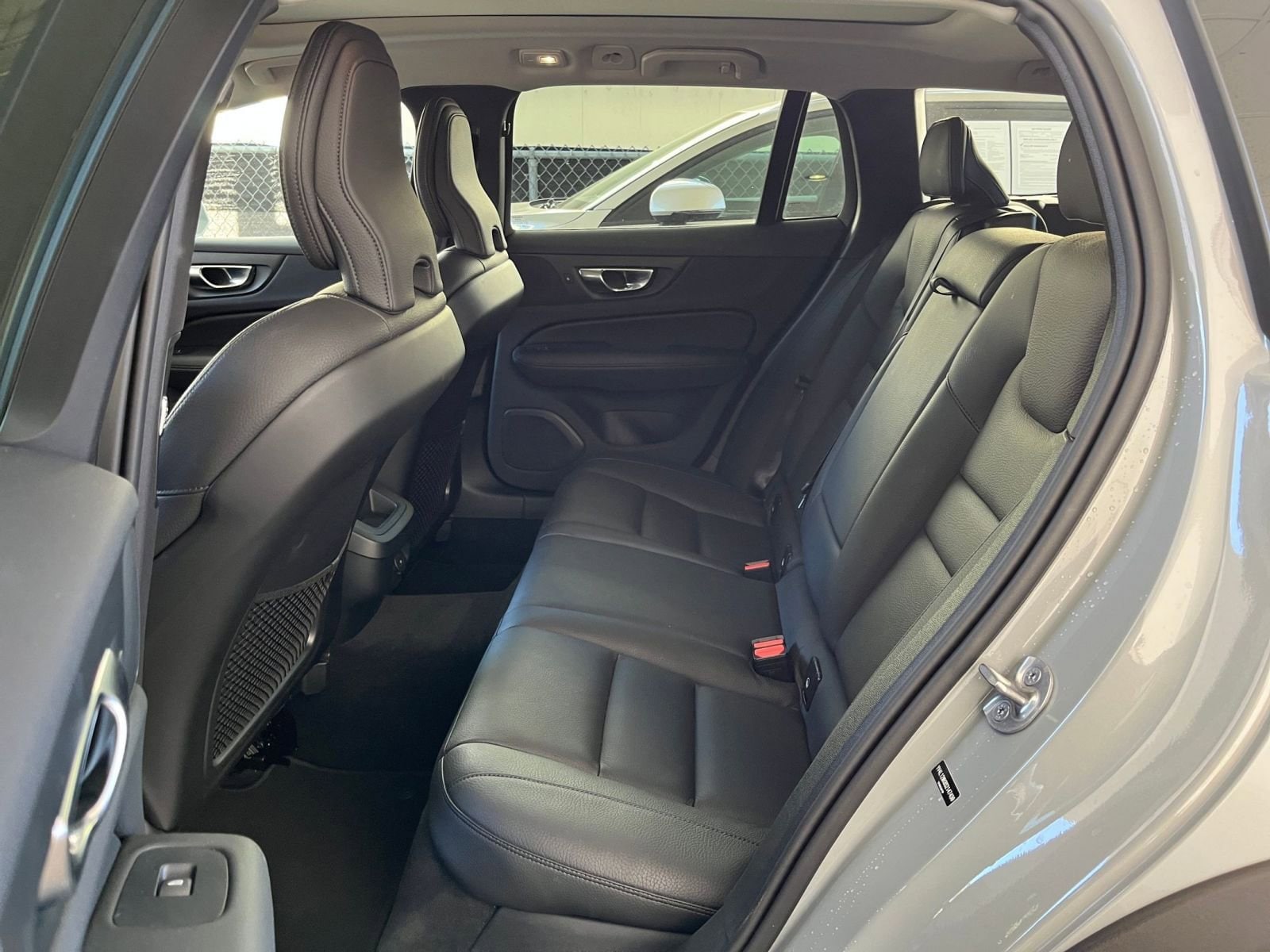 Thumbnail: 2025 Volvo S60 - 25