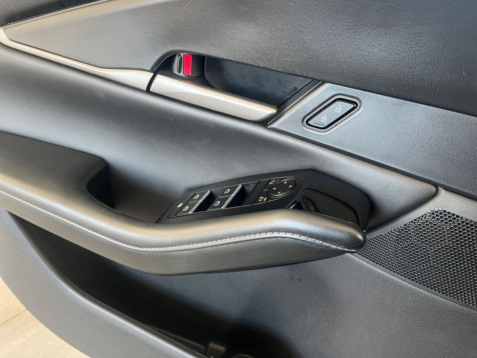 Thumbnail: 2025 Mazda CX-30 - 18