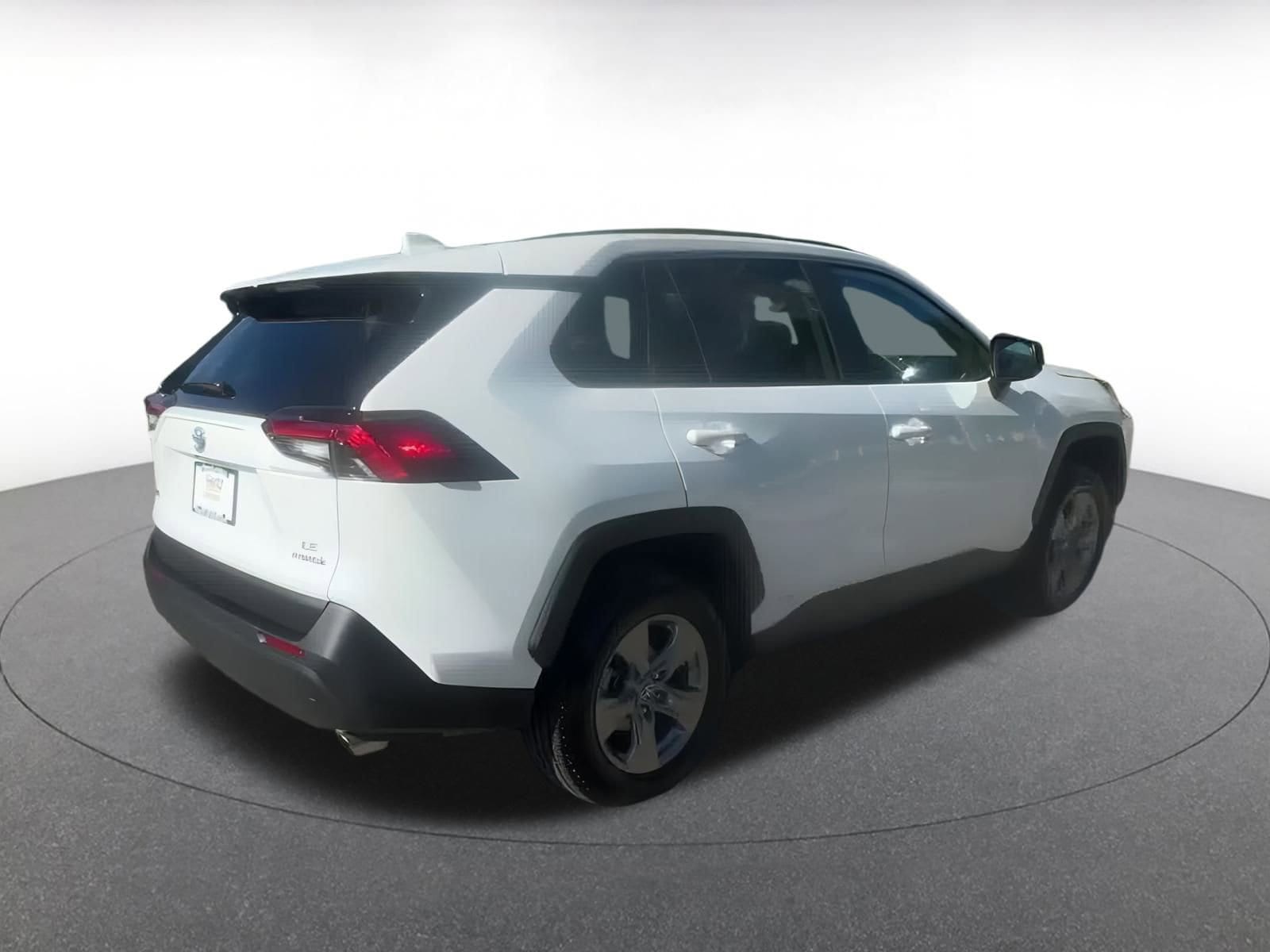 Thumbnail: 2024 Toyota RAV4 - 15