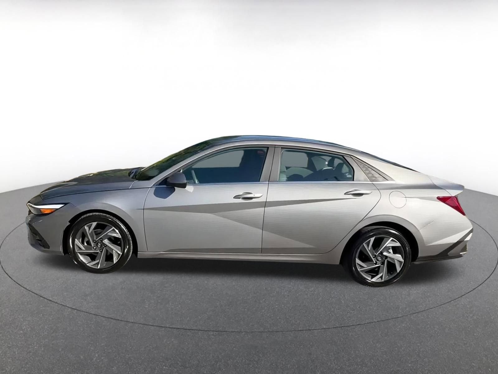 Thumbnail: 2025 Hyundai Elantra - 9