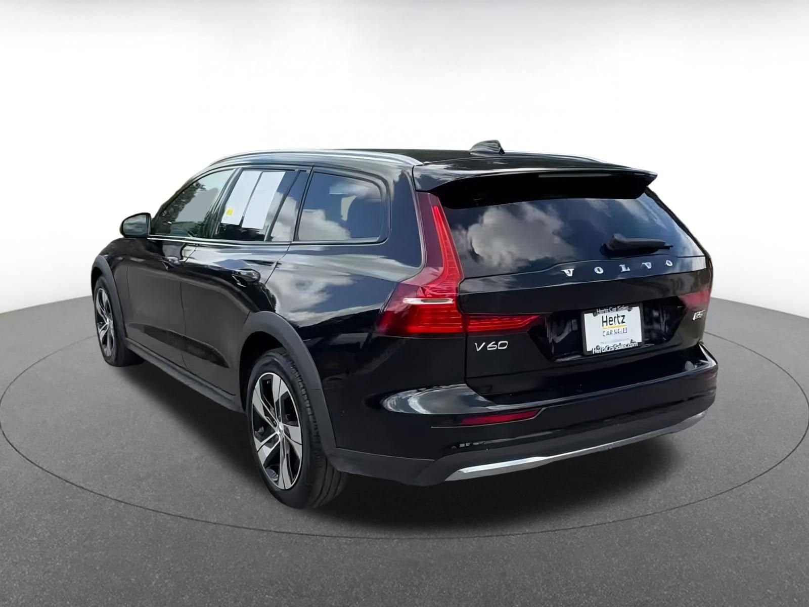 Thumbnail: 2025 Volvo S60 - 11