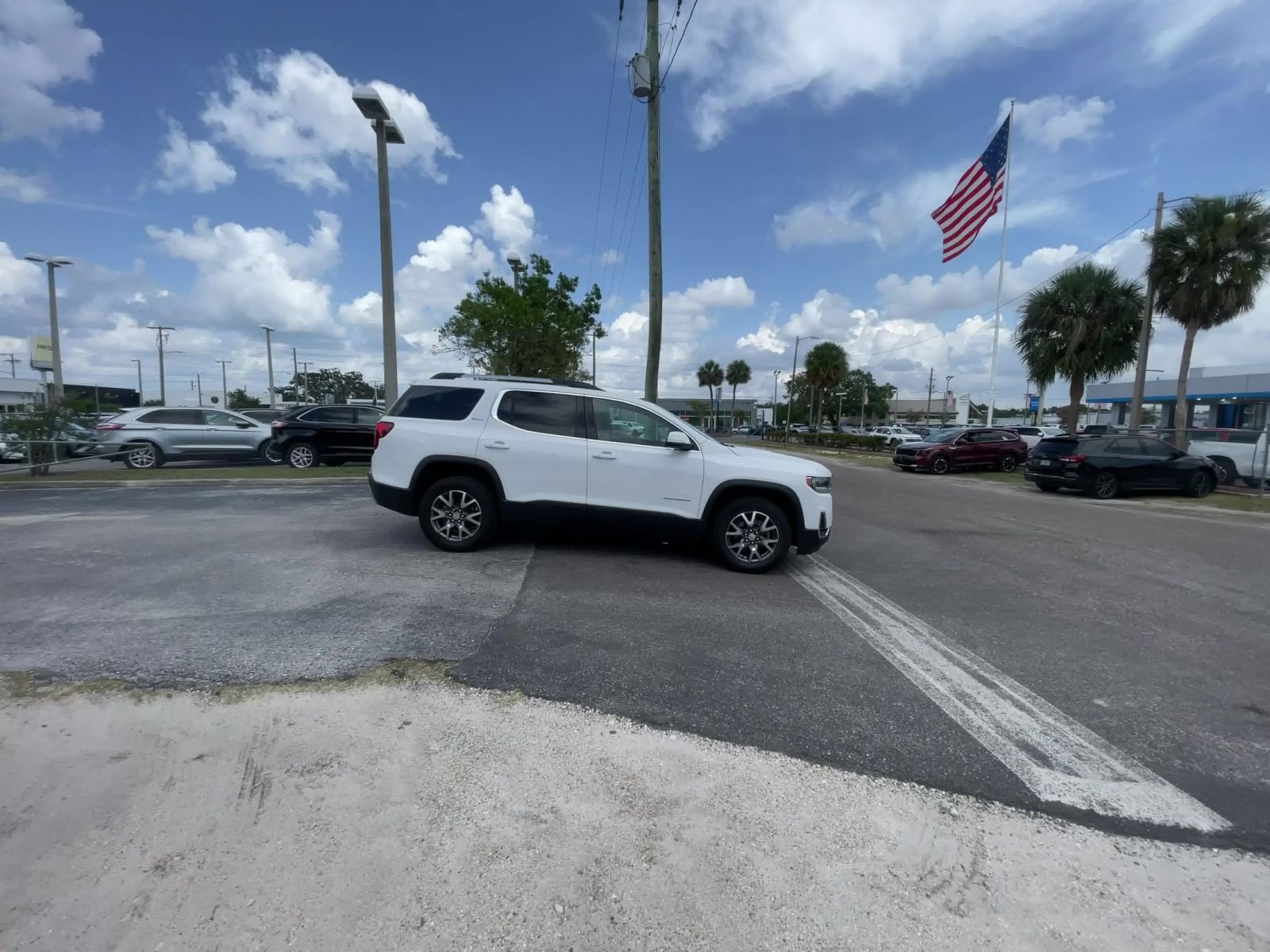 Thumbnail: 2023 GMC Acadia - 16