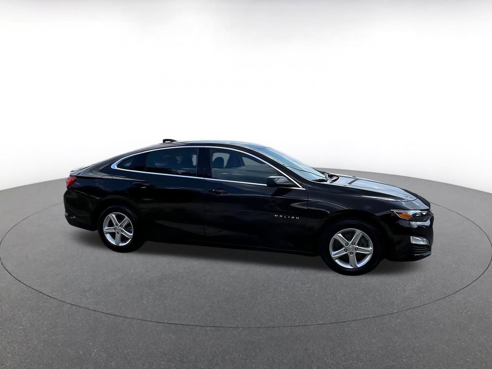 Thumbnail: 2023 Chevrolet Malibu - 1